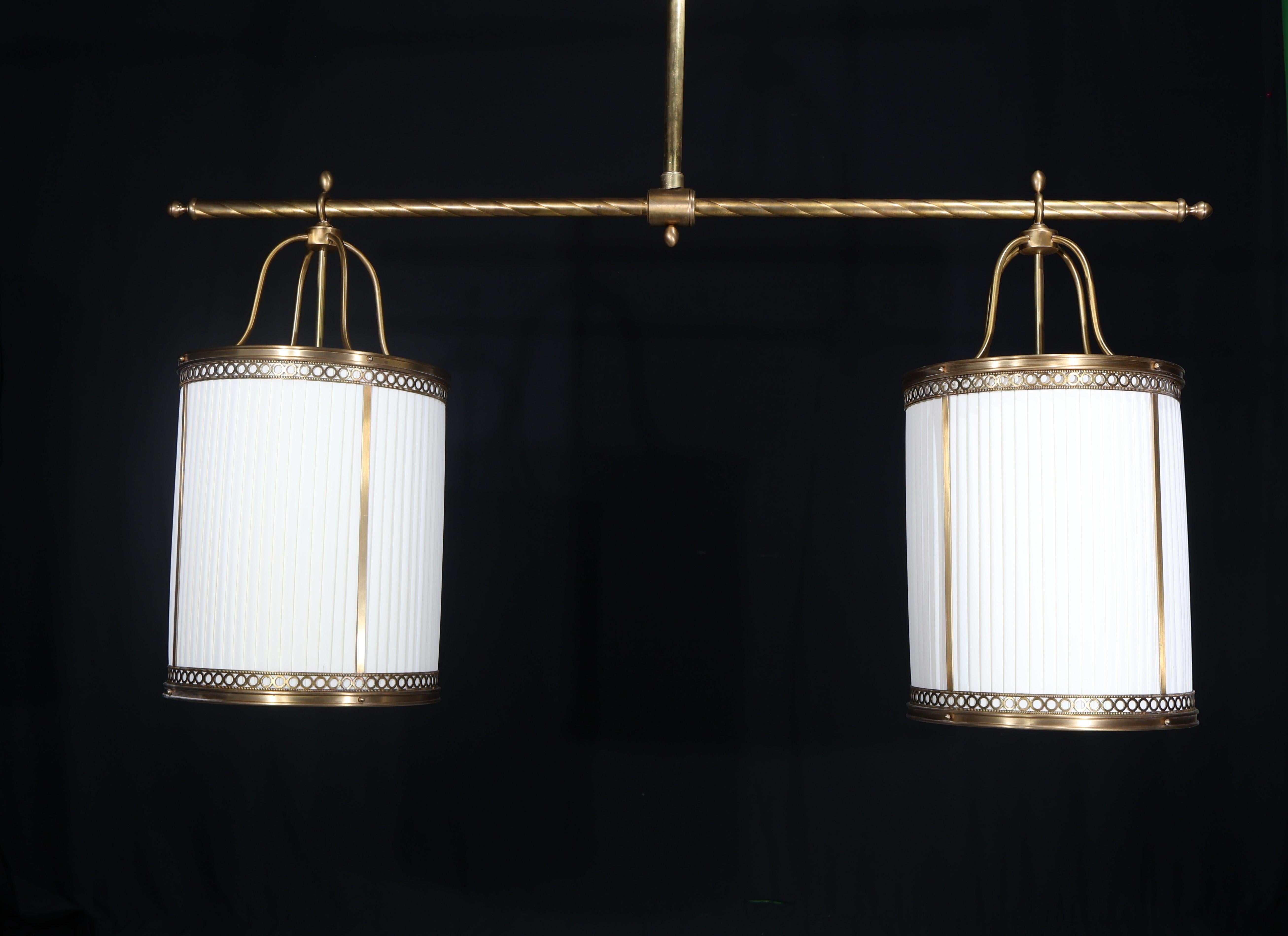 Luz de Isla/Billar Neo Clásica en Bueno estado para la venta en Atlanta, GA