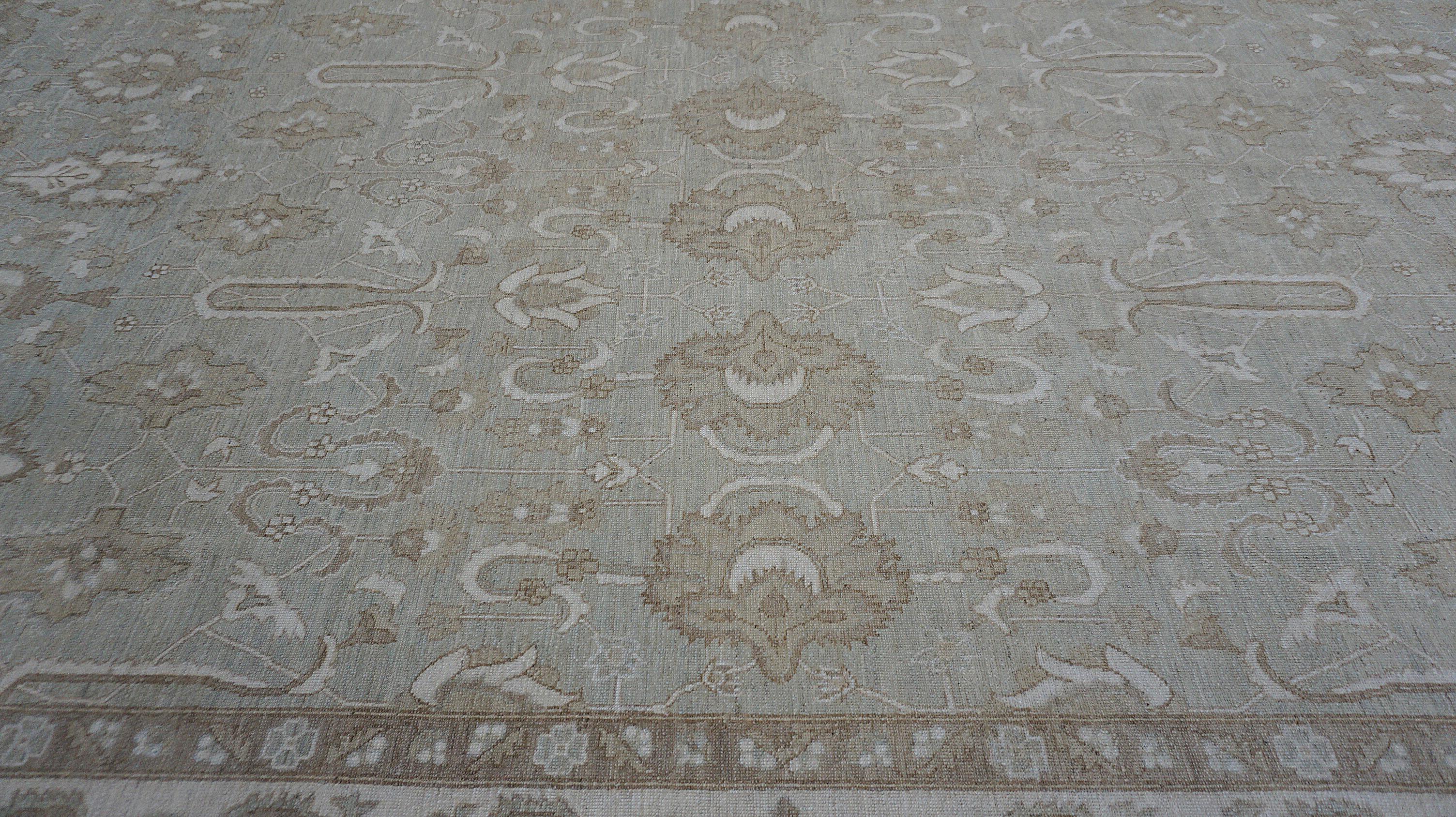 Neoklassischer hellgrüner und elfenbeinfarbener Wollteppich 8'9''x12'3'' (Pakistanisch) im Angebot