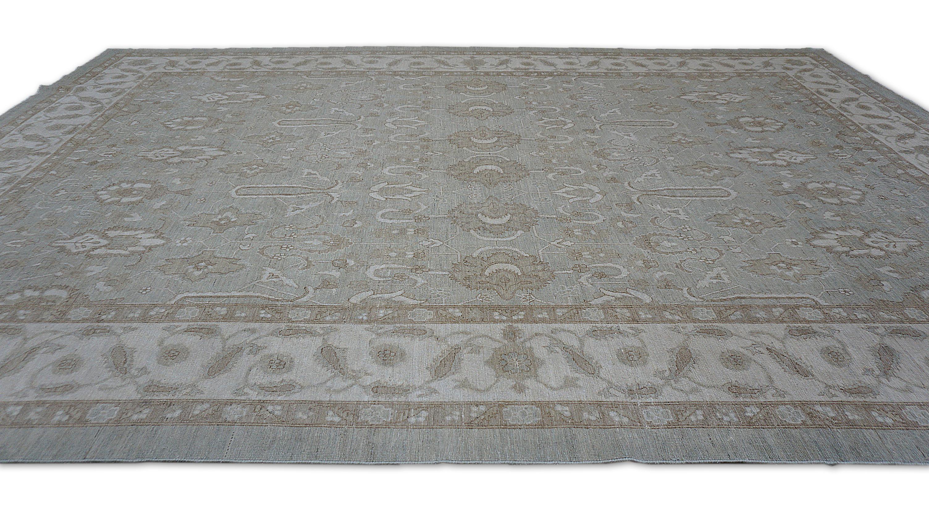 Neoklassischer hellgrüner und elfenbeinfarbener Wollteppich 8'9''x12'3'' (Wolle) im Angebot