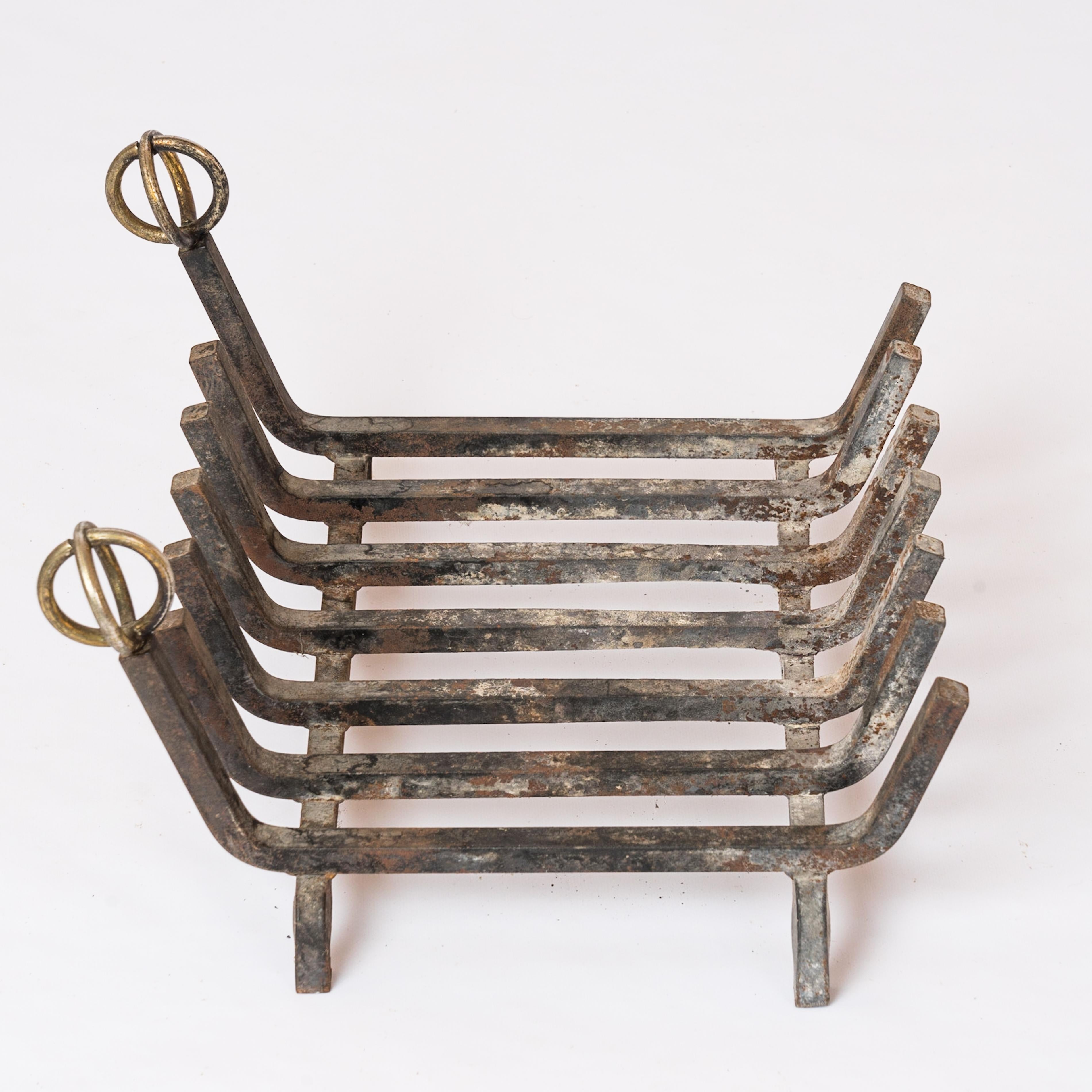 Néoclassique Porte-bûches néoclassique avec sphères en bronze 