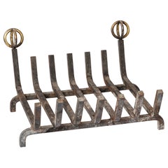 Porte-bûches néoclassique avec sphères en bronze "Armillaire" - France années 1940