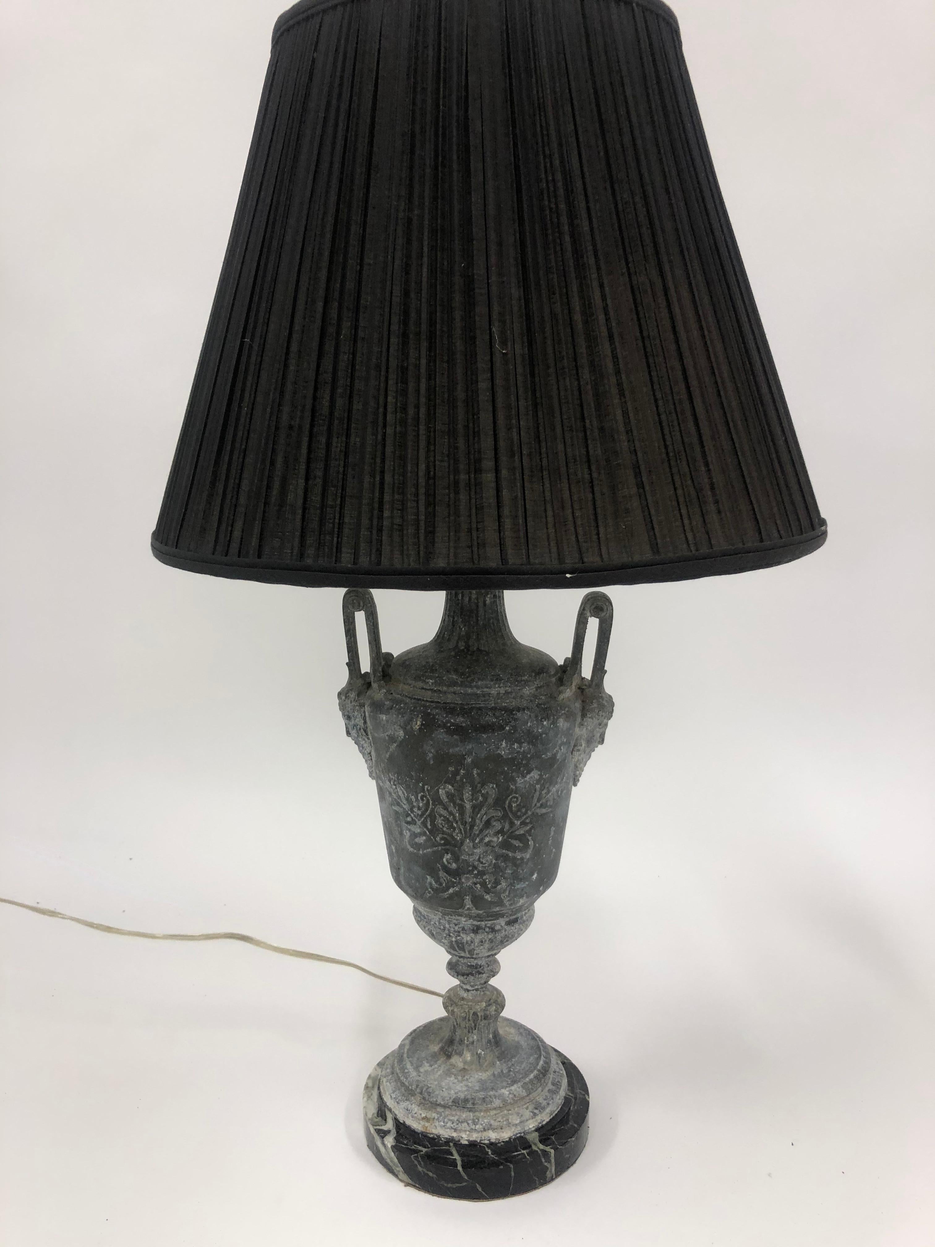 Neoclassical Metal Lamp with Marble Base In Good Condition For Sale In New York, NY