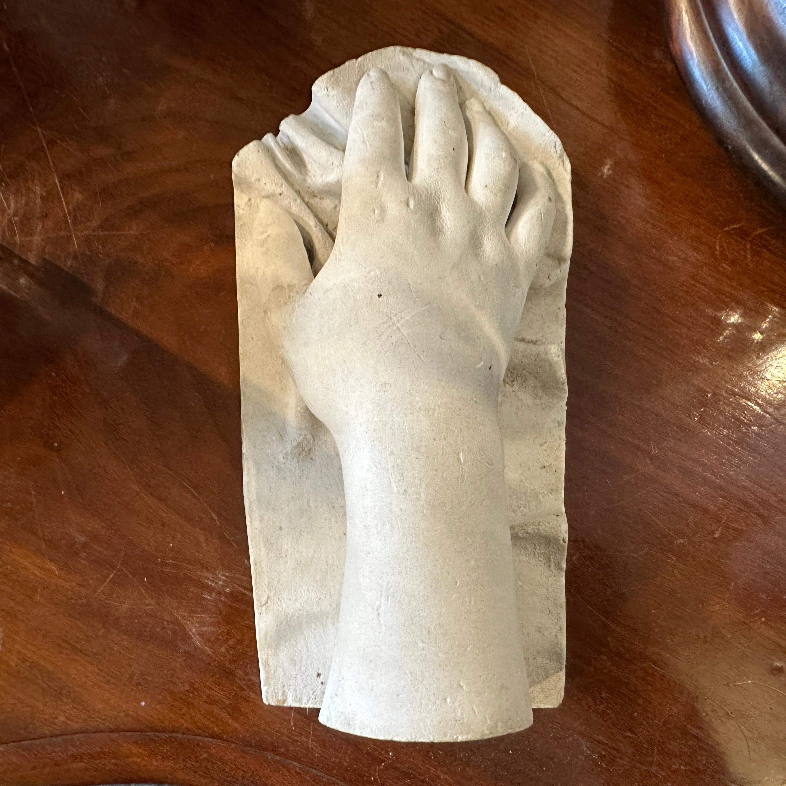 Escultura italiana neoclásica de escayola de una mano en venta 5