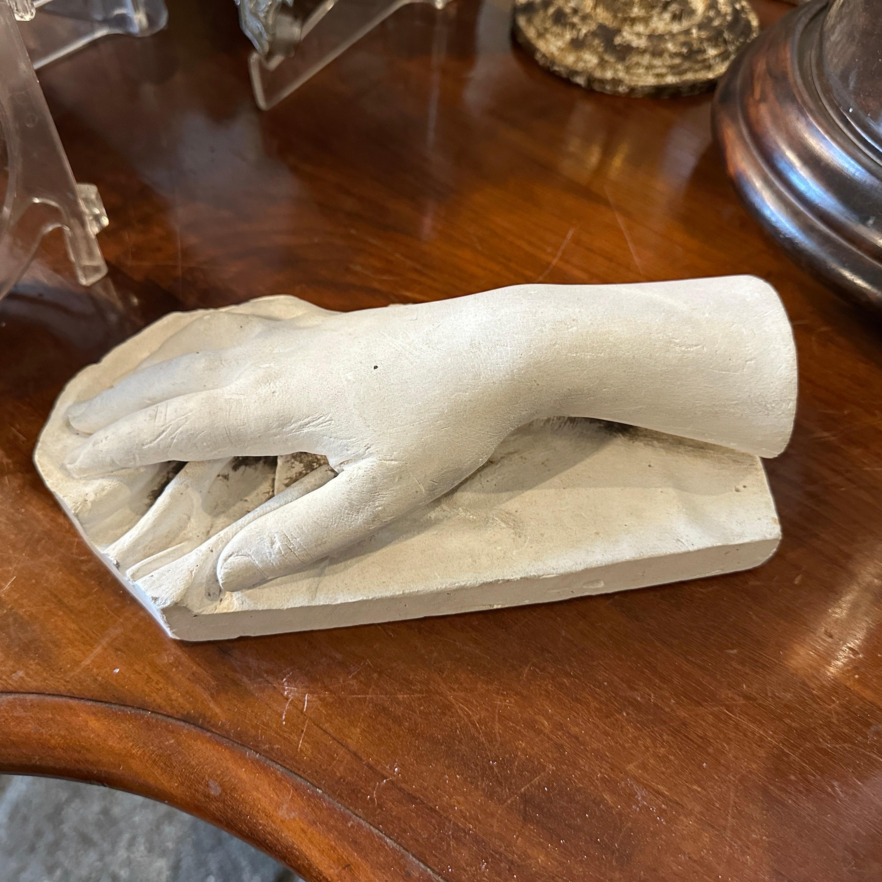 Escultura italiana neoclásica de escayola de una mano Italiano en venta