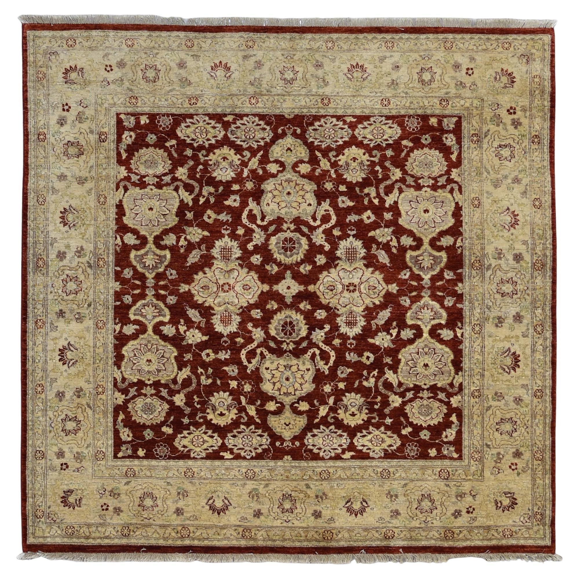 Tapis néoclassique rouge avec bordure beige 6'8''x6'9''