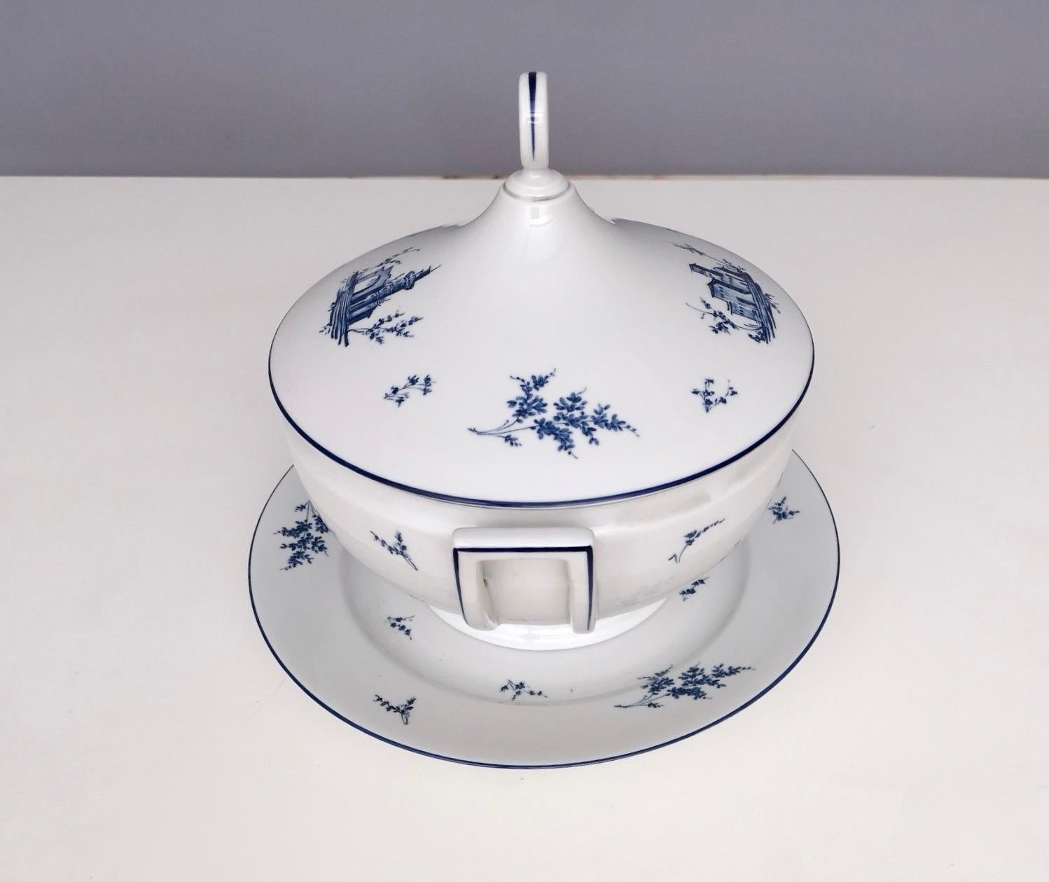 Italian Neoclassical Richard Ginori White and Blue Porcelain Serving Dish, Italy For Sale