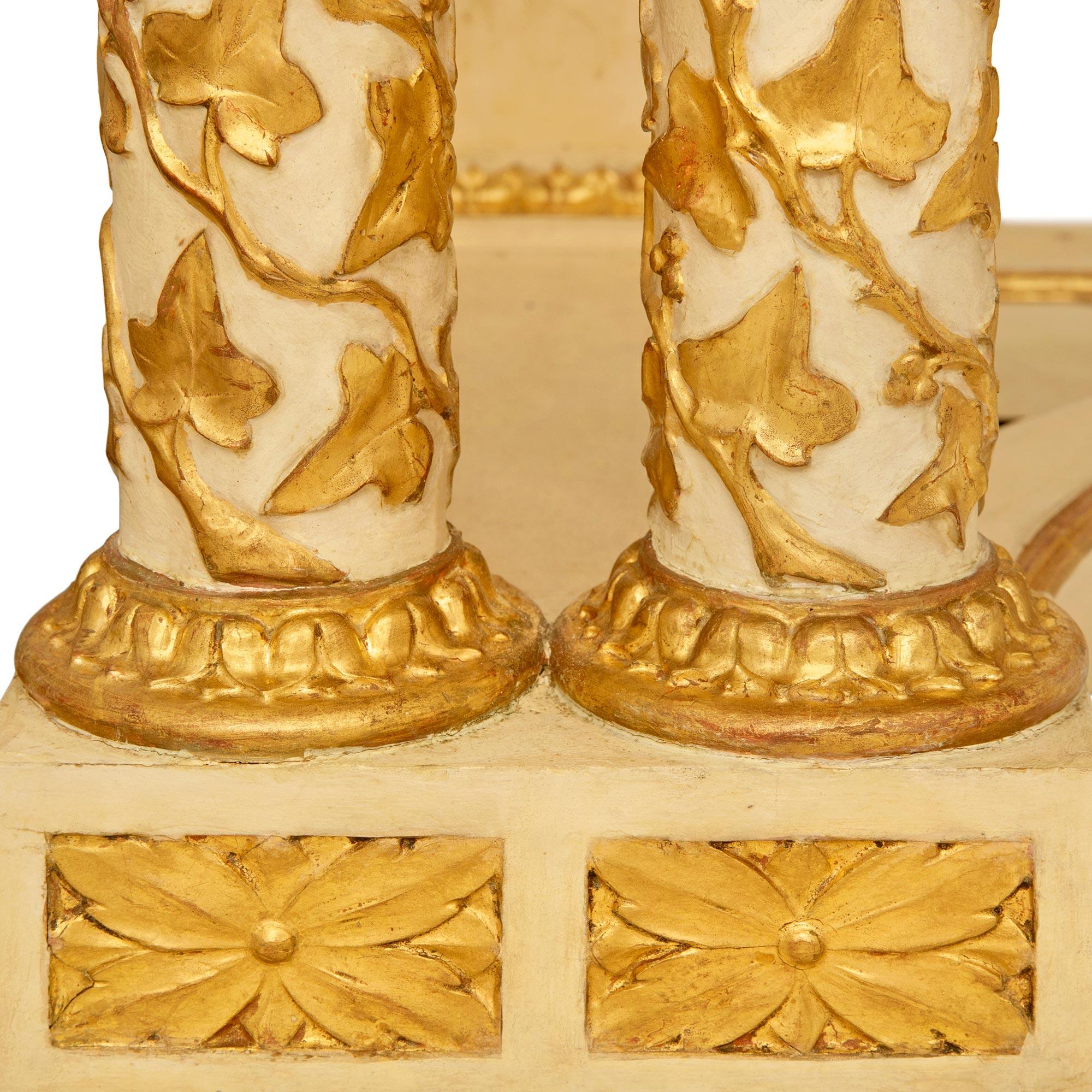 Neoklassizistische Konsole aus patiniertem Holz und Giltwood im Angebot 2