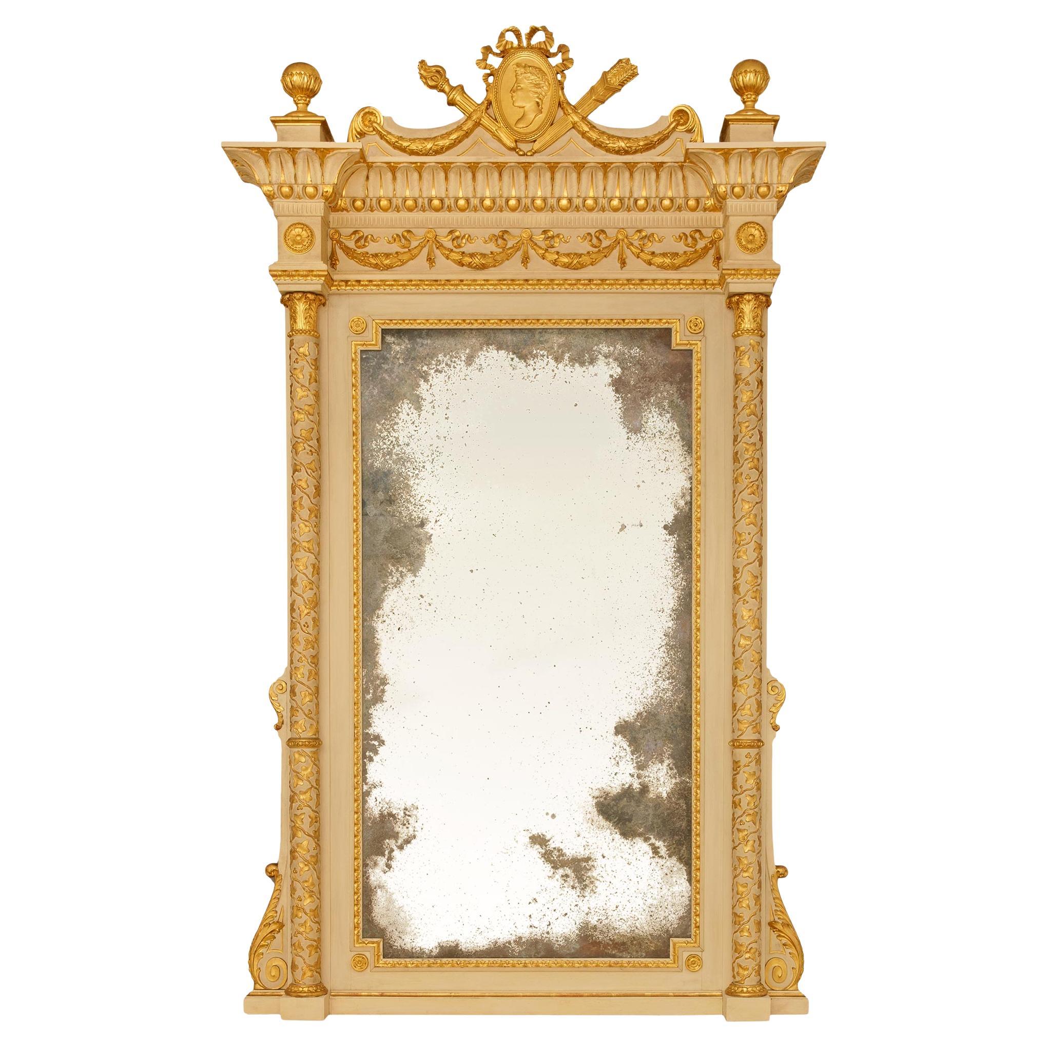 Neoklassizistischer Spiegel aus patiniertem Wood und Giltwood im Angebot