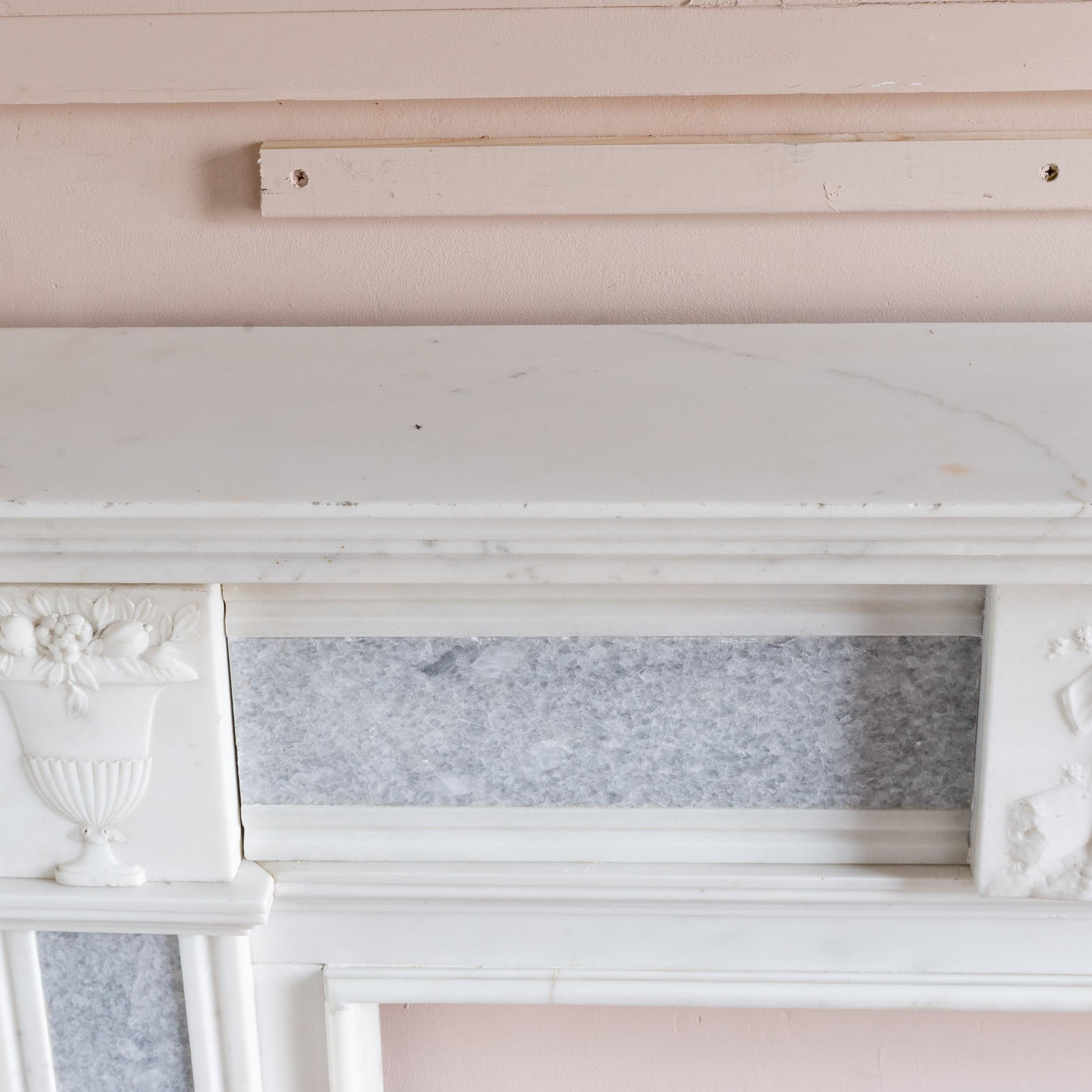 Statuaire néoclassique et cheminée en marbre gris en vente 10