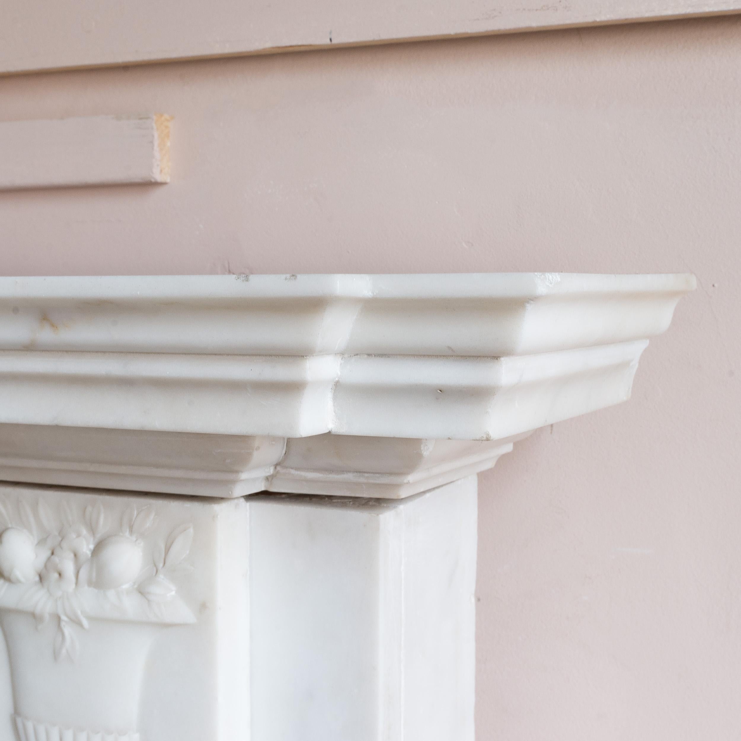 Neo-Classical Statuary Marble Fireplace in the Georgian Style For Sale 4