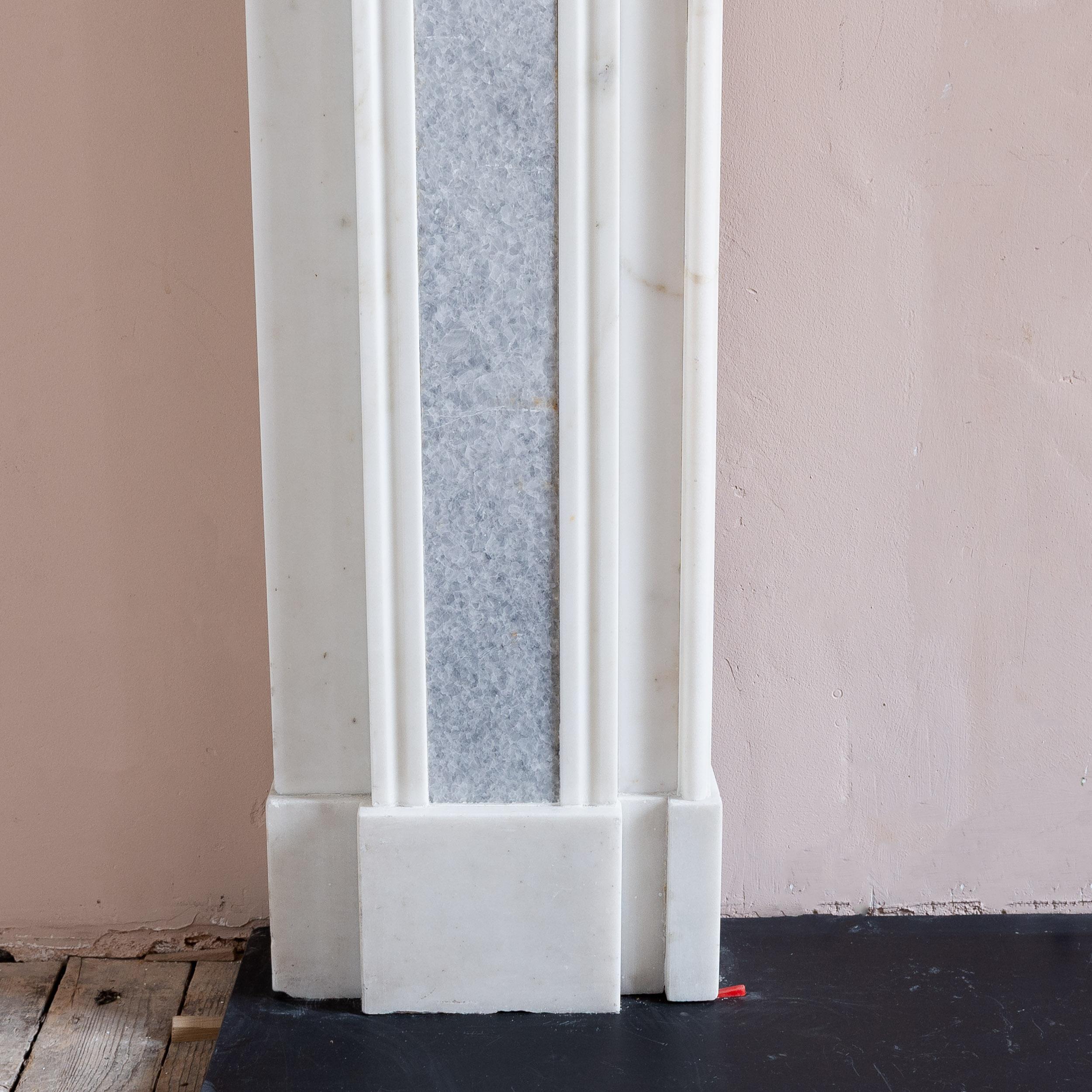 Neo-Classical Statuary Marble Fireplace in the Georgian Style In Good Condition For Sale In London, GB