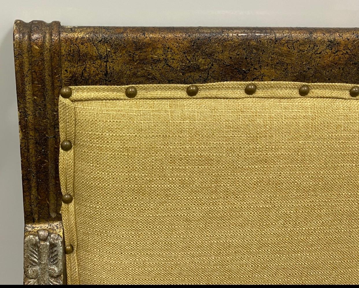 Bergere in stile neoclassico  Sedie con struttura in tartaruga finta e dorata in argento - Coppia In condizioni buone in vendita a Kennesaw, GA