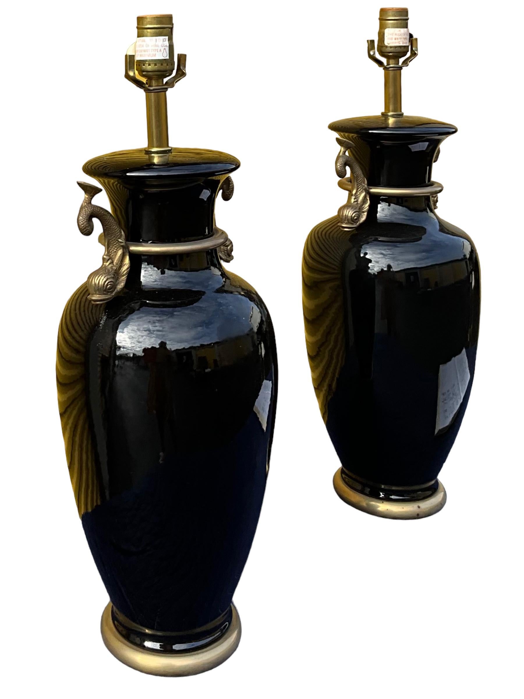 Neo-Classical Style Black And Gilt Dolphin Frederick Cooper Table Lamps - Pairuu In Good Condition For Sale In Kennesaw, GA