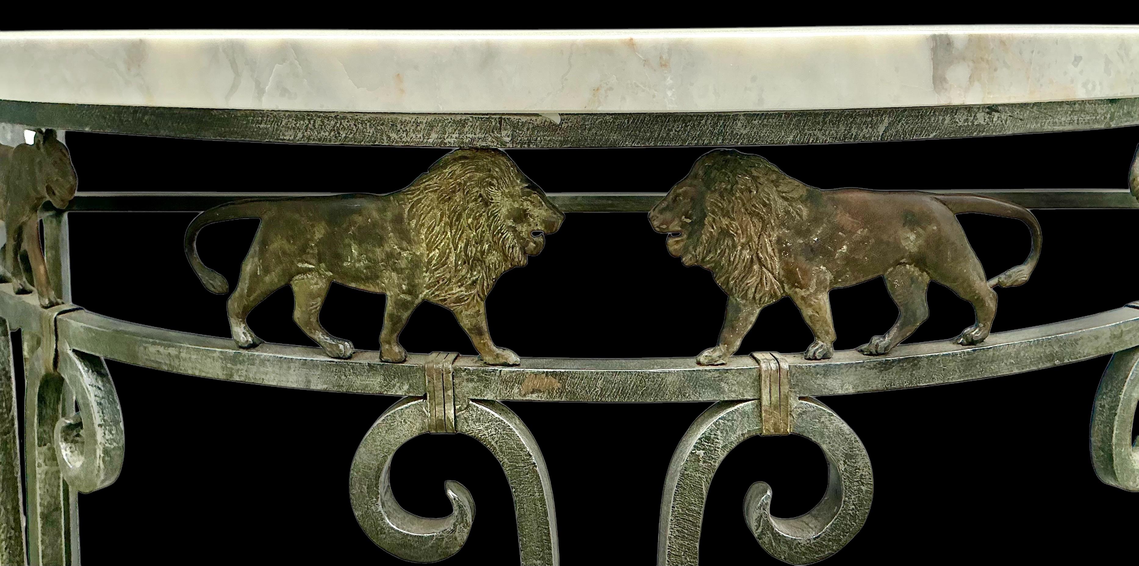 Konsolentische aus Gusseisen und Bronze im neoklassischen Stil mit geflochtenen Marmorplatten – Paar im Zustand „Gut“ in Kennesaw, GA