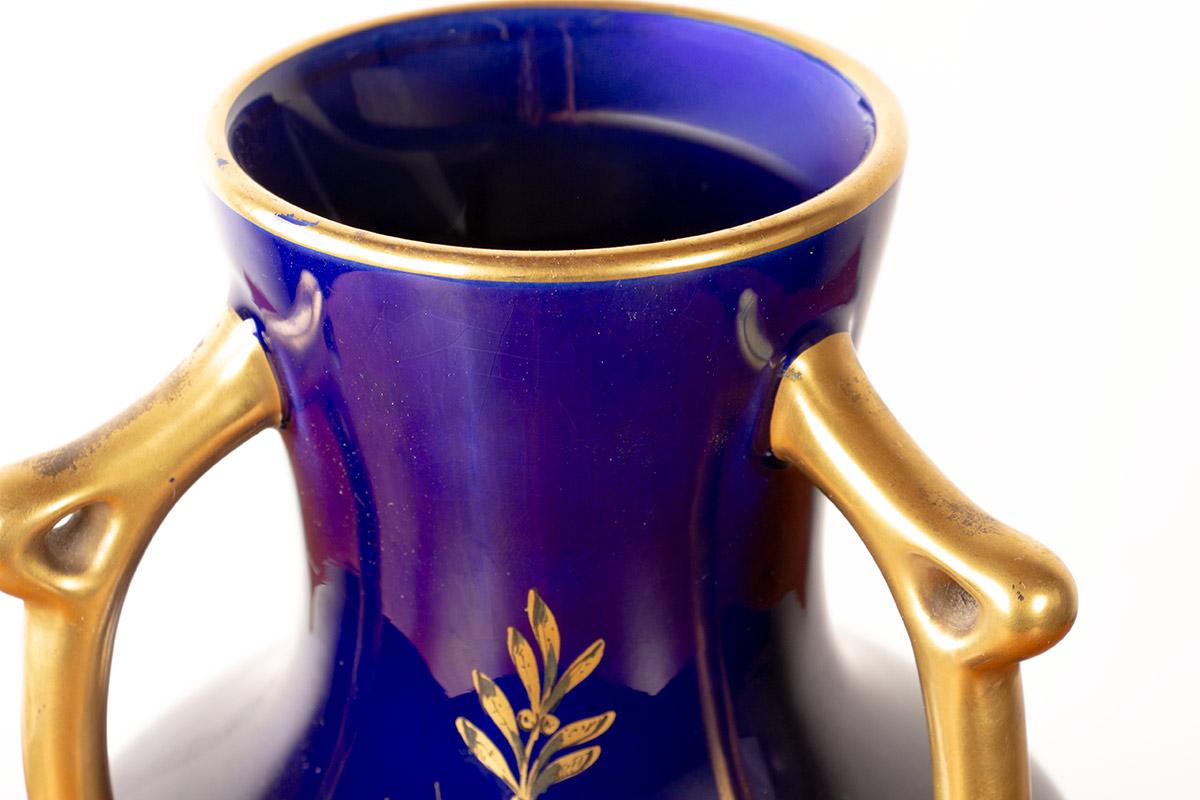 Neo-Classical style porcelain vase, cobalt blue+gold motifs, Pinon-Heuzé 1930. For Sale 3