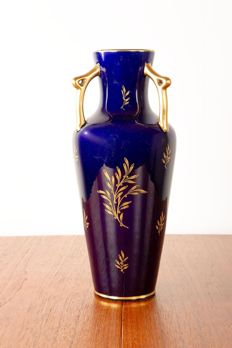 Neo-Classical style porcelain vase, cobalt blue+gold motifs, Pinon-Heuzé 1930. In Excellent Condition For Sale In JOINVILLE-LE-PONT, FR