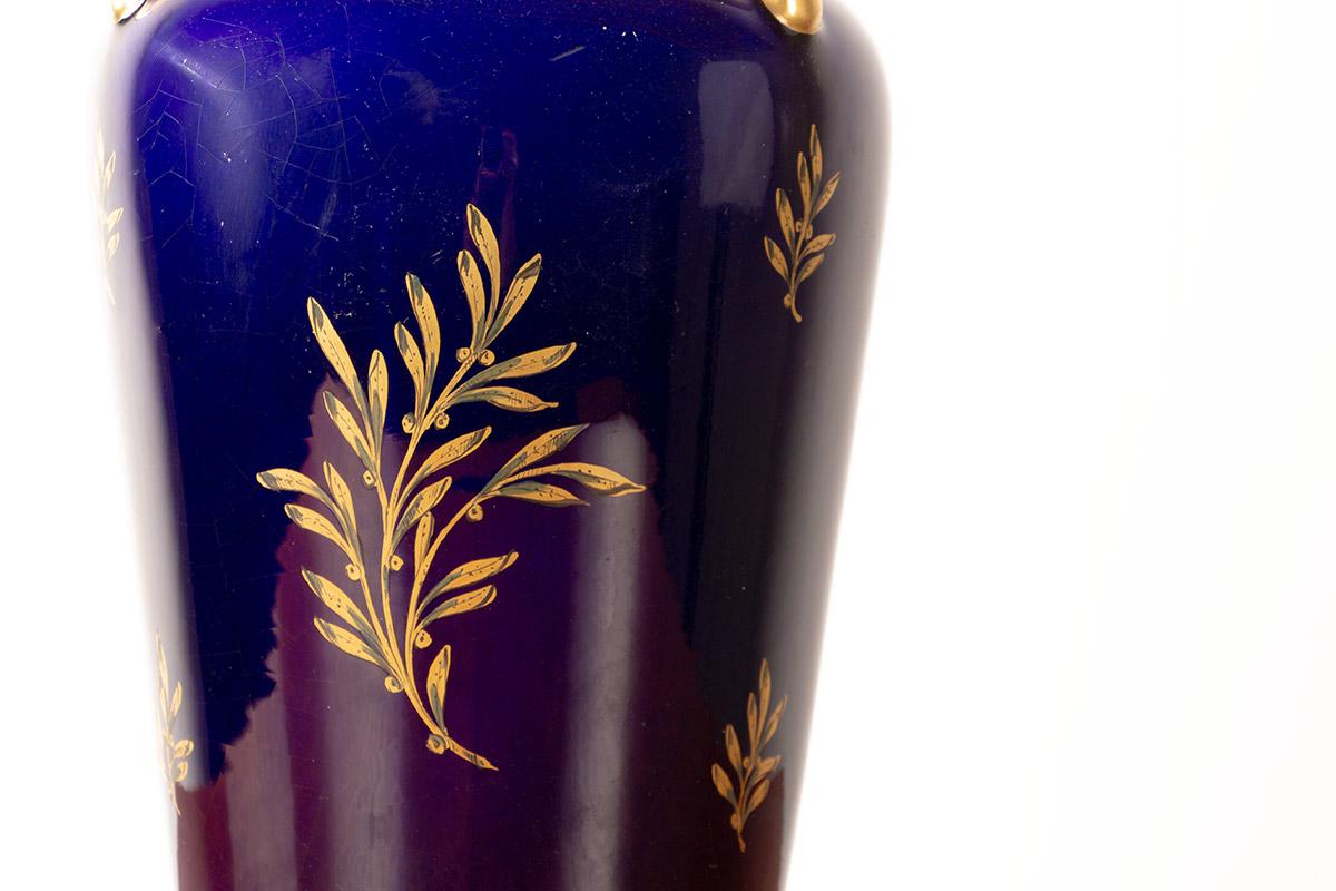 Porcelain Neo-Classical style porcelain vase, cobalt blue+gold motifs, Pinon-Heuzé 1930. For Sale