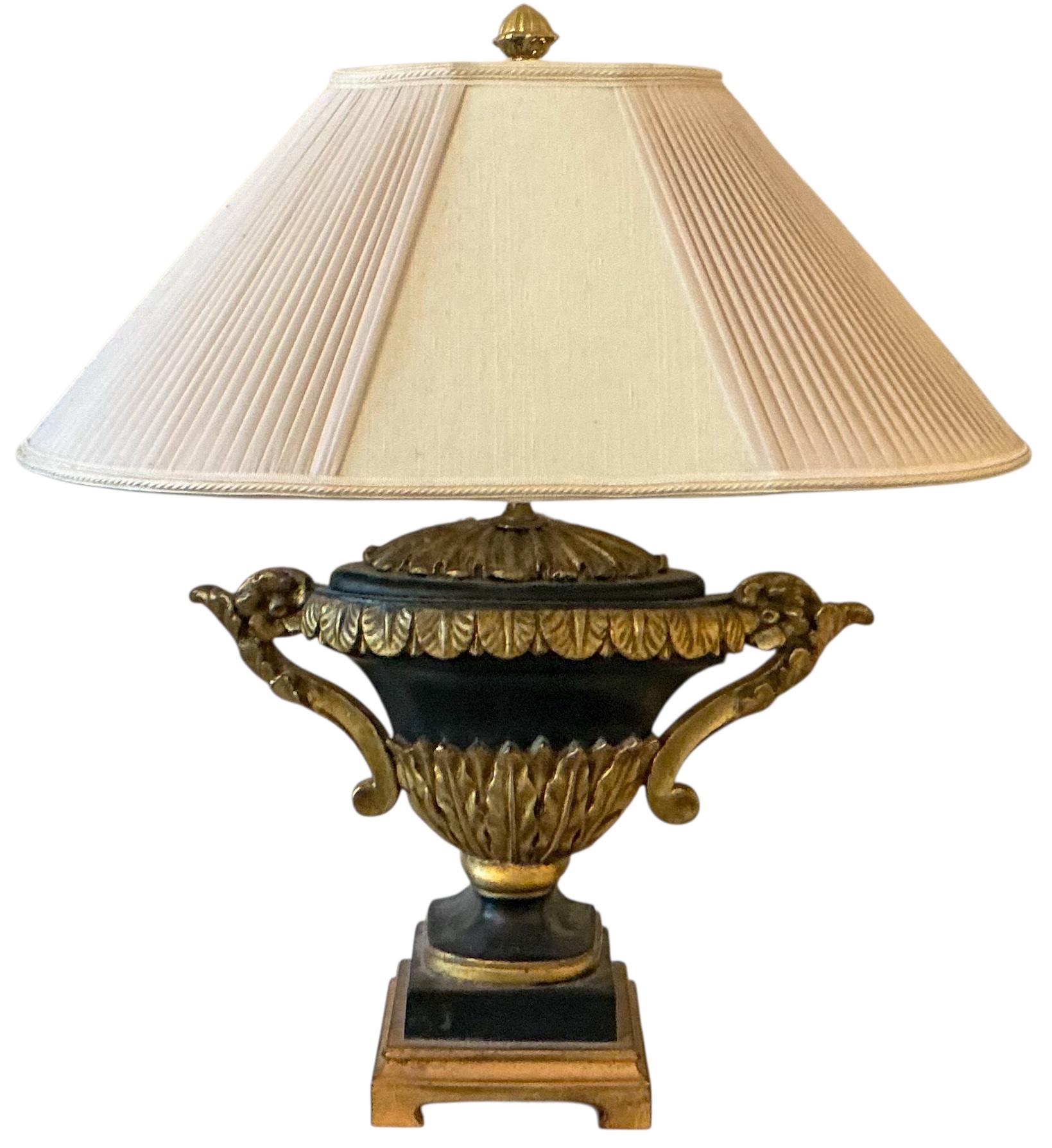 Neo-Classical Style Table Lamp By Chelsea House With Silk Shade In Good Condition For Sale In Kennesaw, GA