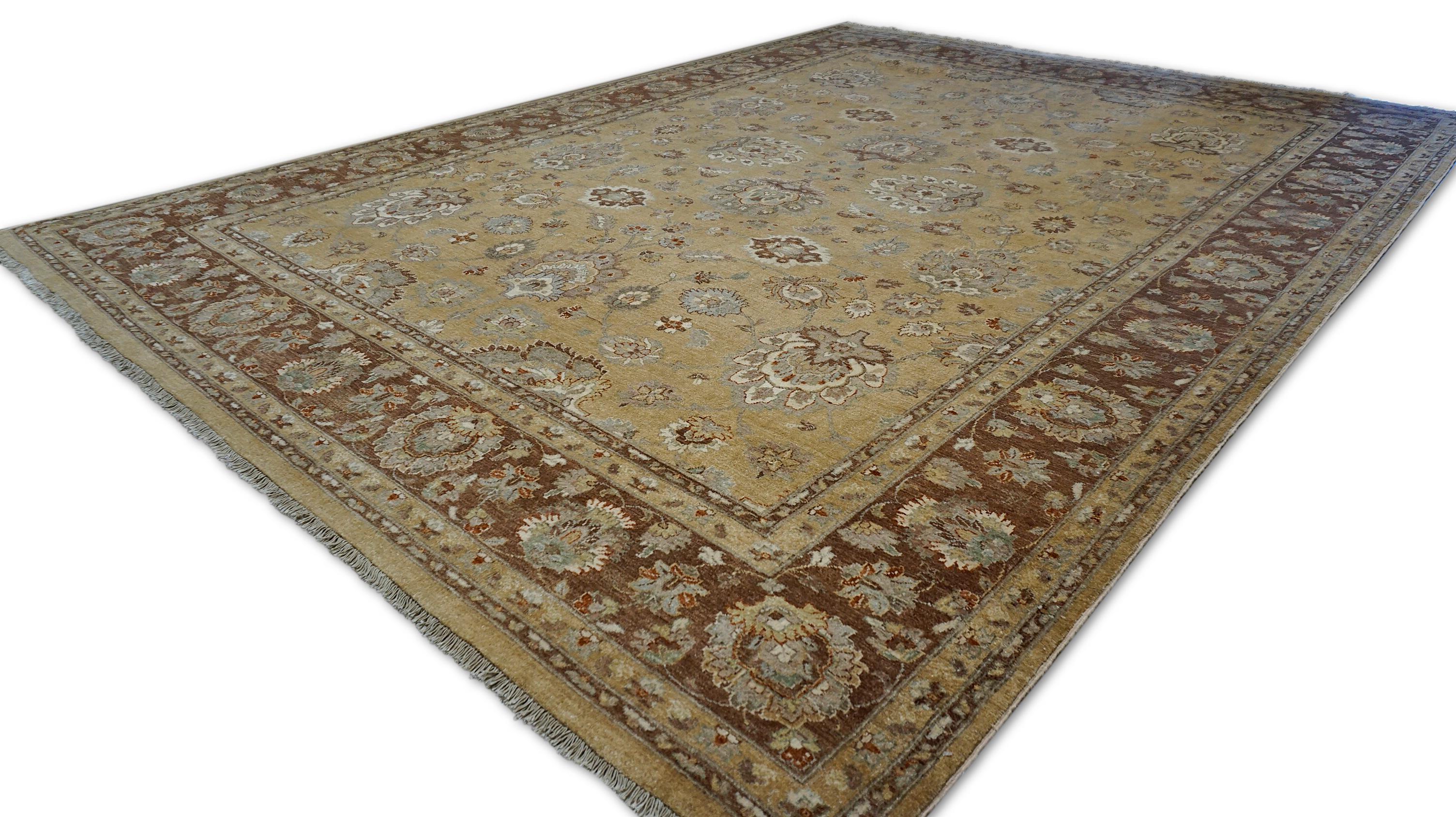 Néoclassique Neo-Classical Tan with Camel and Chestnut Border Wool Rug 8'11''x12'2'' en vente