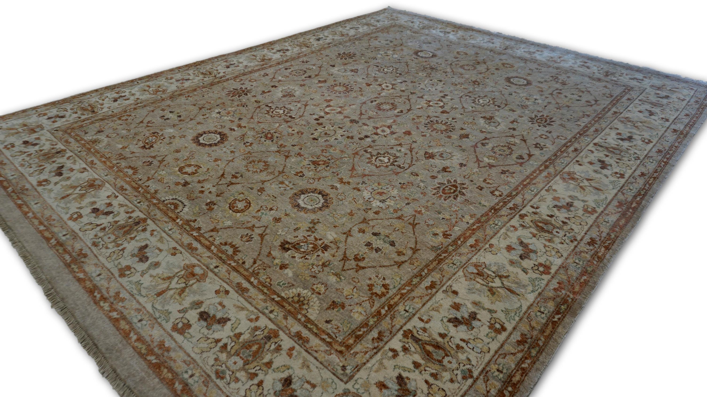 Tapis en laine Neo Classical Warm Neutral with Rust 7'9''x10'' (Neo classique, chaud et neutre avec rouille) en vente 5