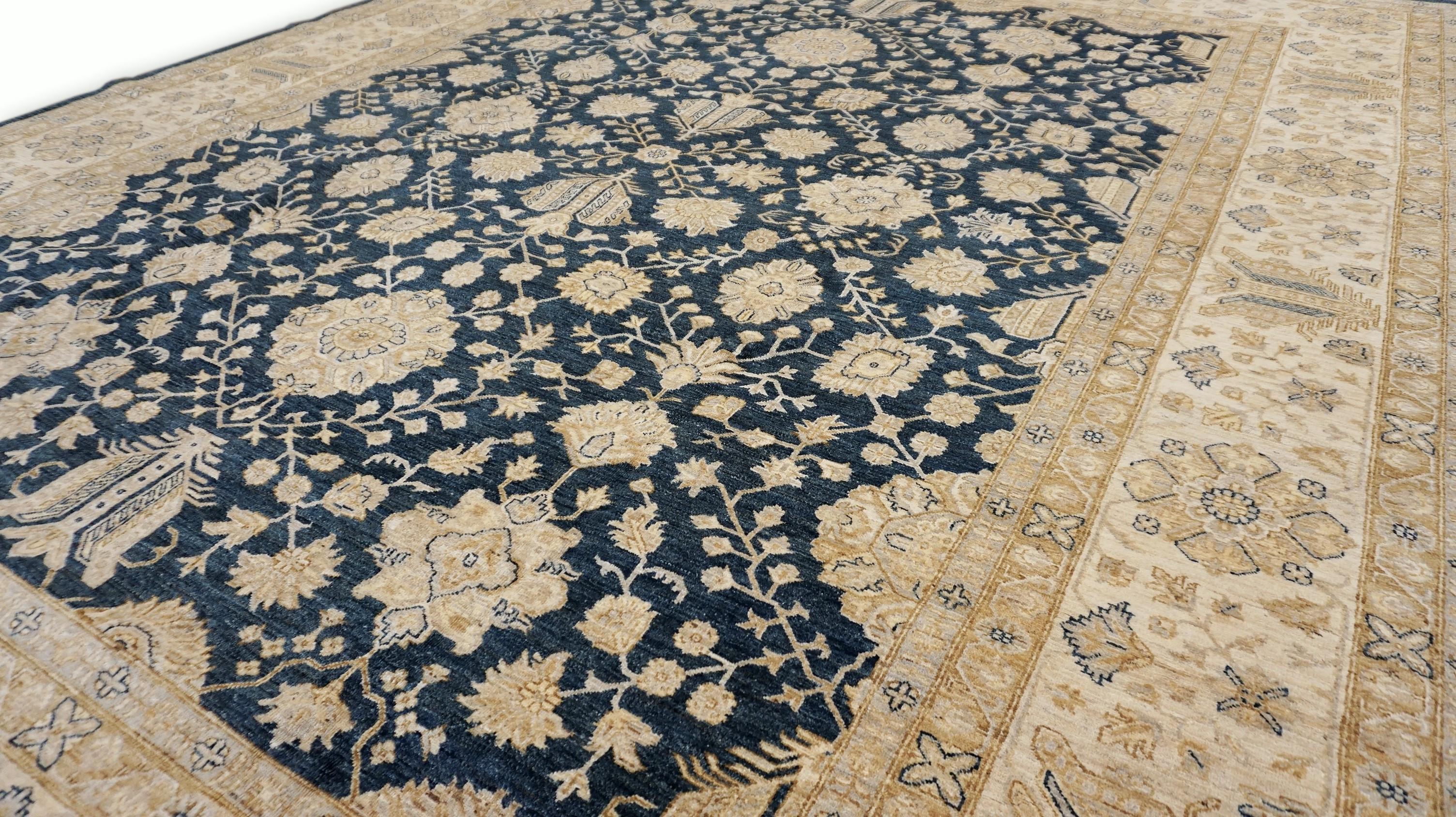Neoklassizistischer Wollteppich mit Zigler-Muster in Blau und Gold und Beige 12'1''x15'3'' (Handgeknüpft) im Angebot