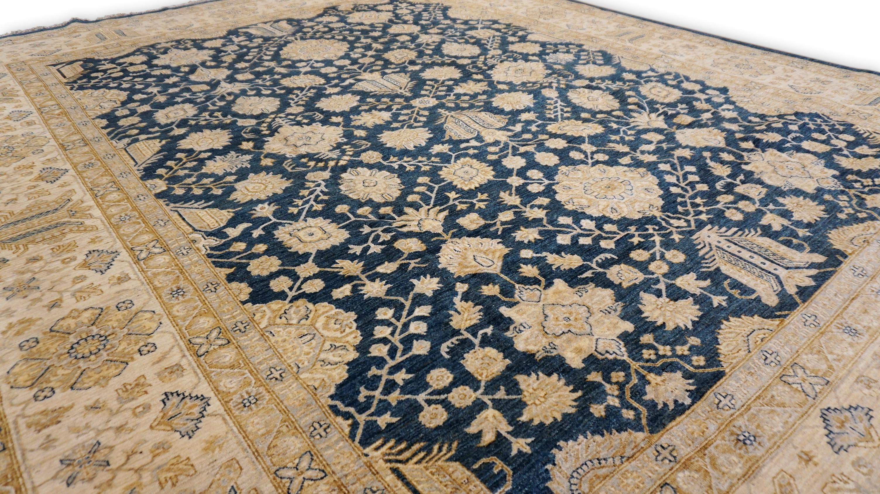 Neoklassizistischer Wollteppich mit Zigler-Muster in Blau und Gold und Beige 12'1''x15'3'' im Zustand „Neu“ im Angebot in Torrance, CA