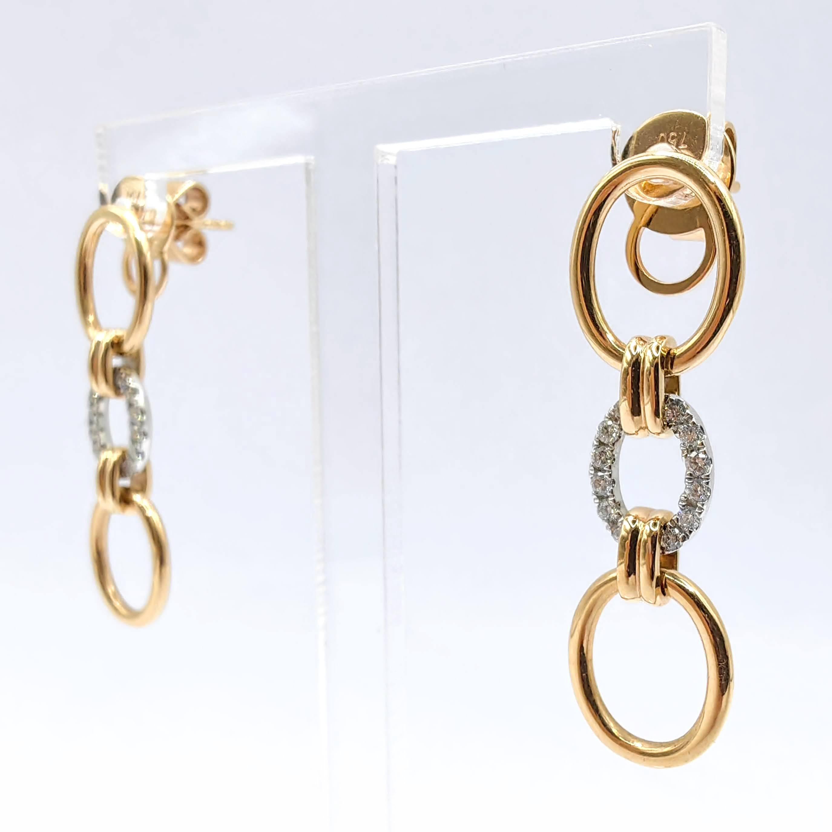 Taille ronde Boucles d'oreilles pendantes néo-déco en or rose et blanc 18K avec maillons ovales et pavés de diamants ronds en vente