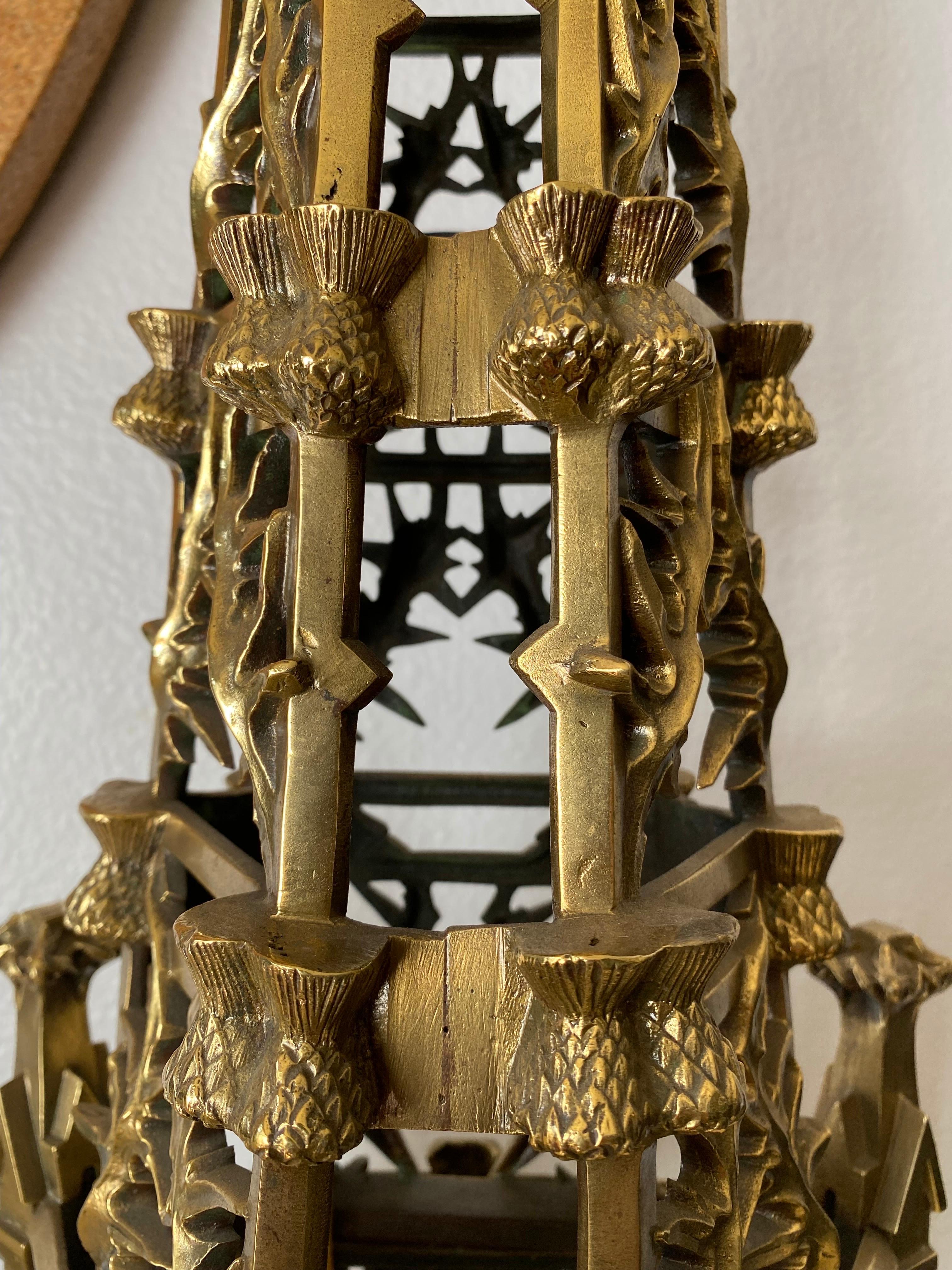 Neogotische Bronzelampe im Angebot 5