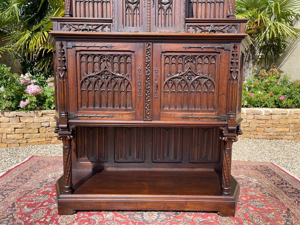 Neo-Gothic Carved Walnut Buffet, 19th Century 10