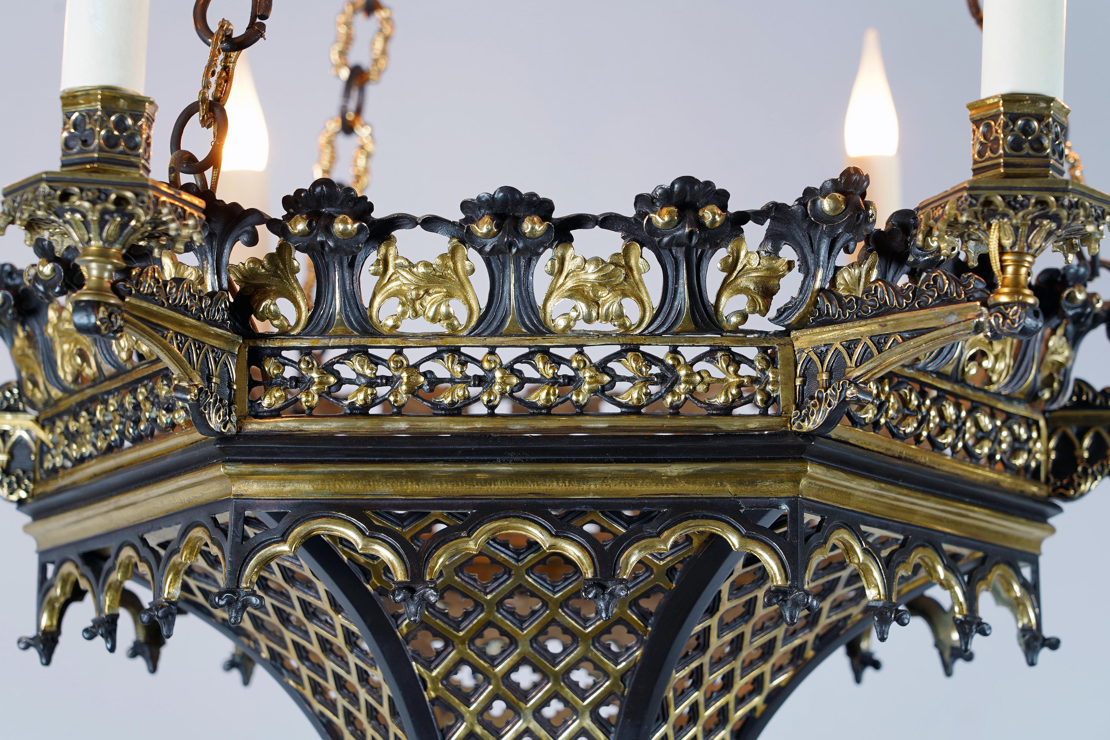 Fine XIX secolo Lampadario neogotico, Francia, 1870 circa in vendita