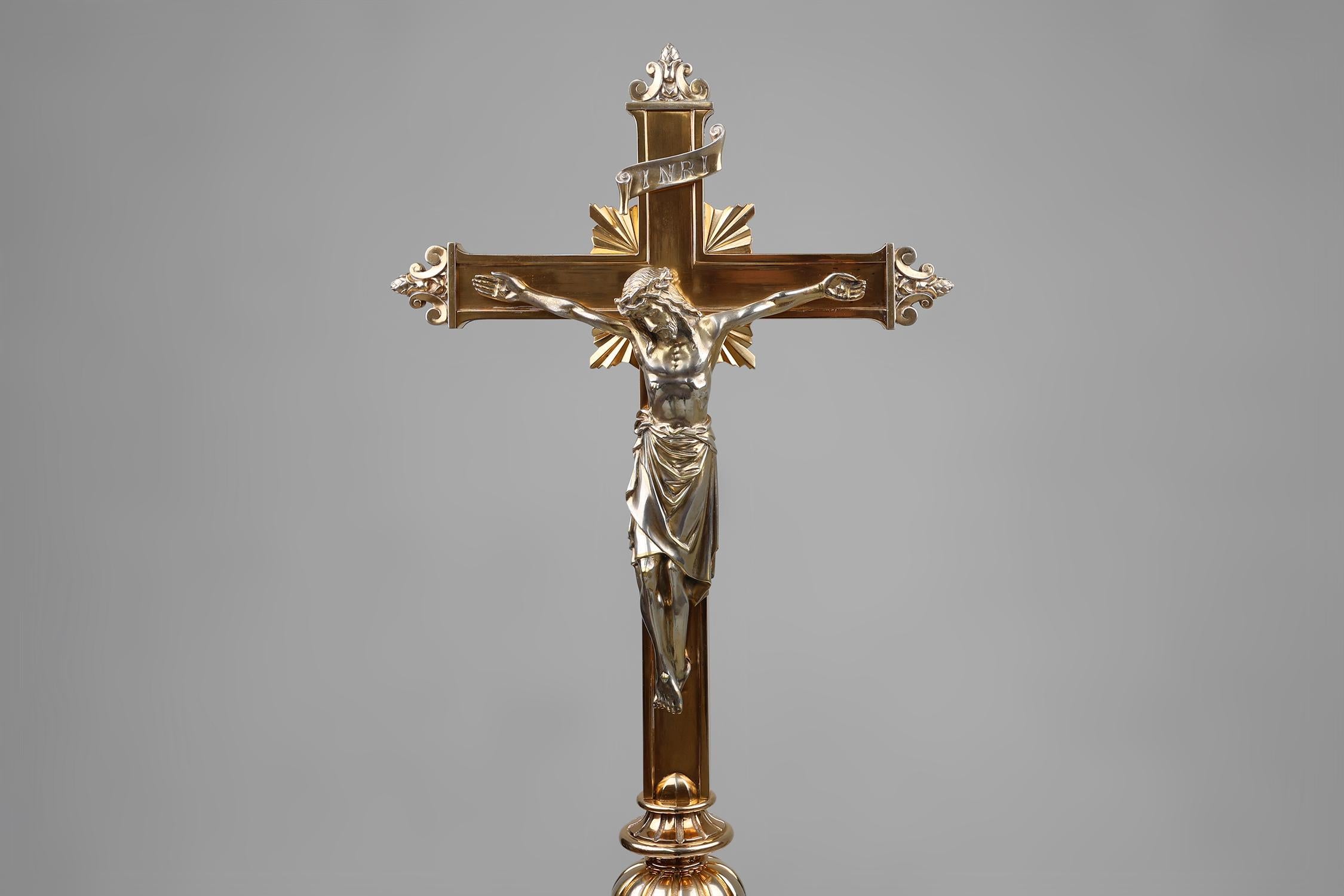 Gothic Revival Neo-gothic crucifix with a corpus made of polished copper, France ca. 1850 For Sale