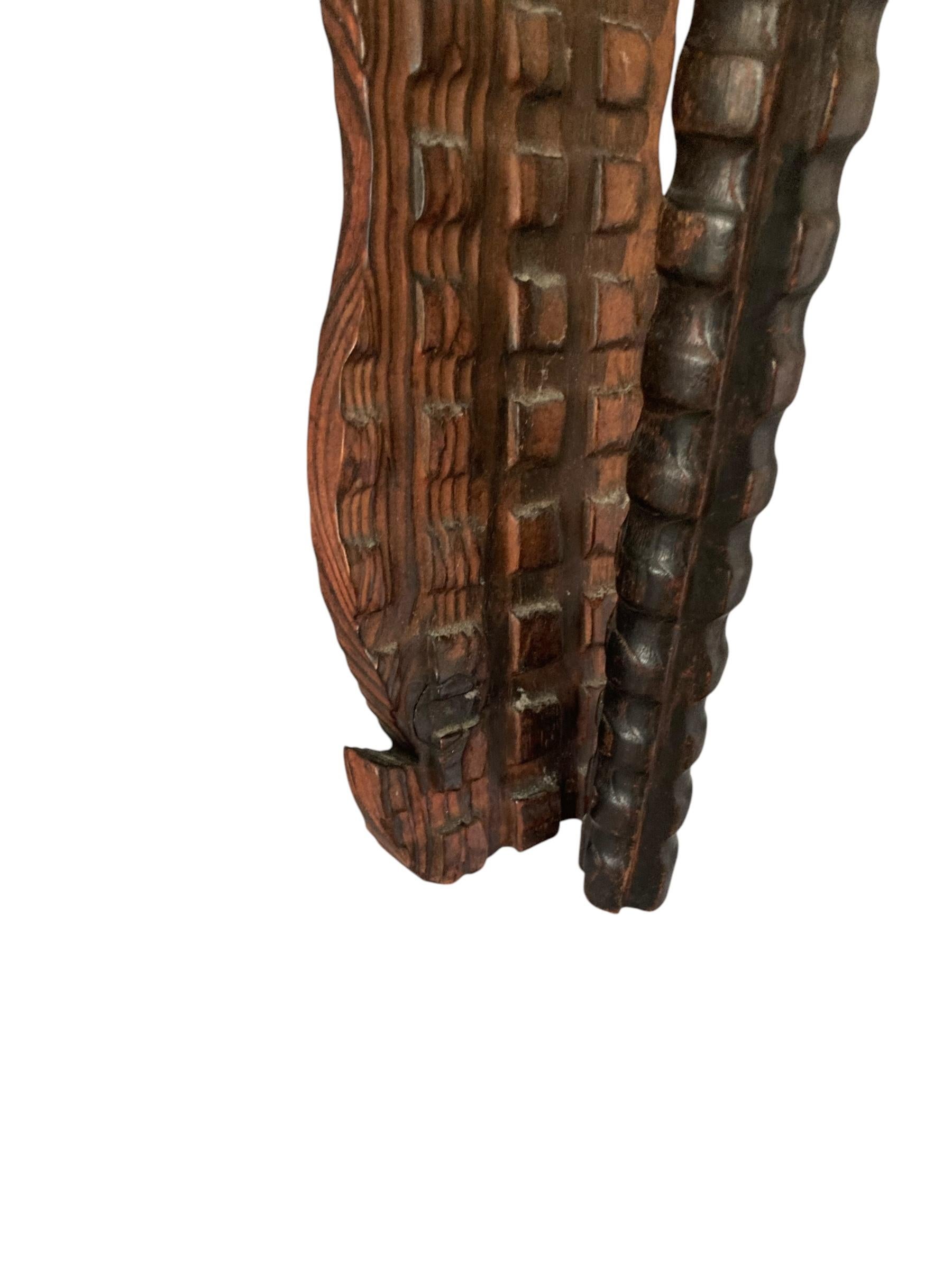 Médiéval Porte-bougies ou torchère murale en bois sculpté de style médiéval néo-gothique en vente