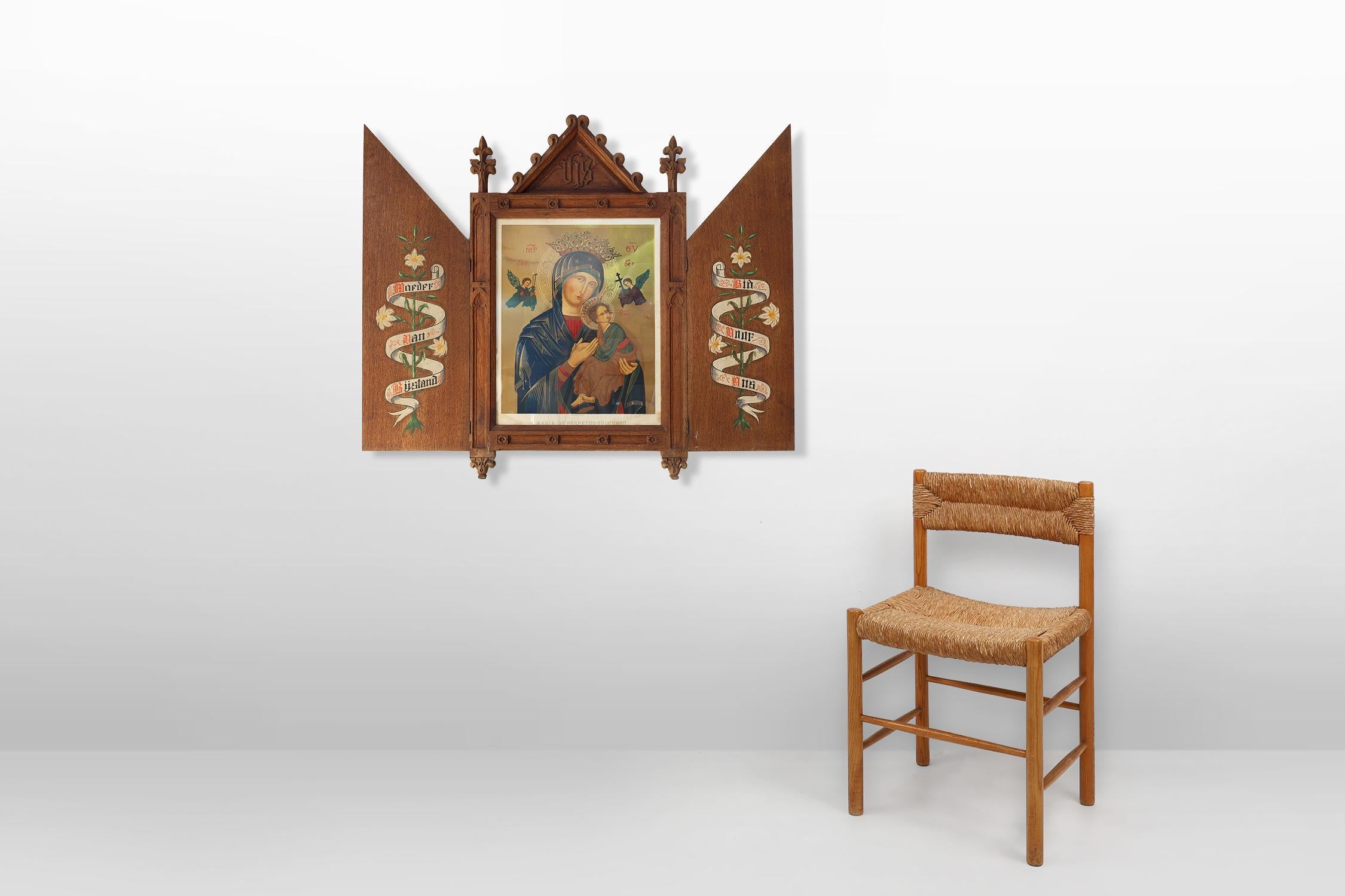Verre Triptyque religieux néo-gothique représentant Marie de l'aide perpétuelle en vente