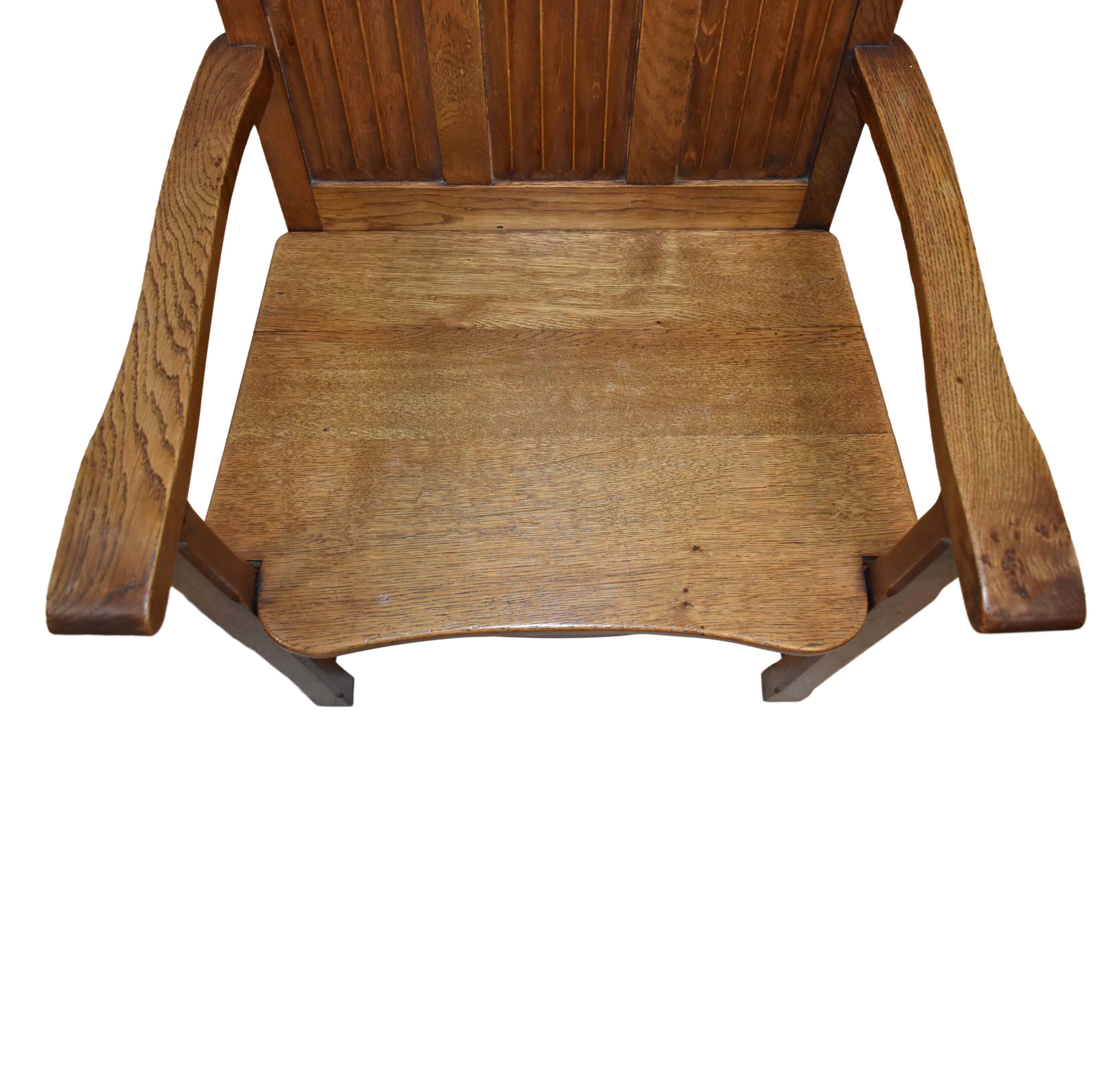 Poltrone in stile Gothic Revival, set di due, circa 1940 In condizioni buone in vendita a Evergreen, CO