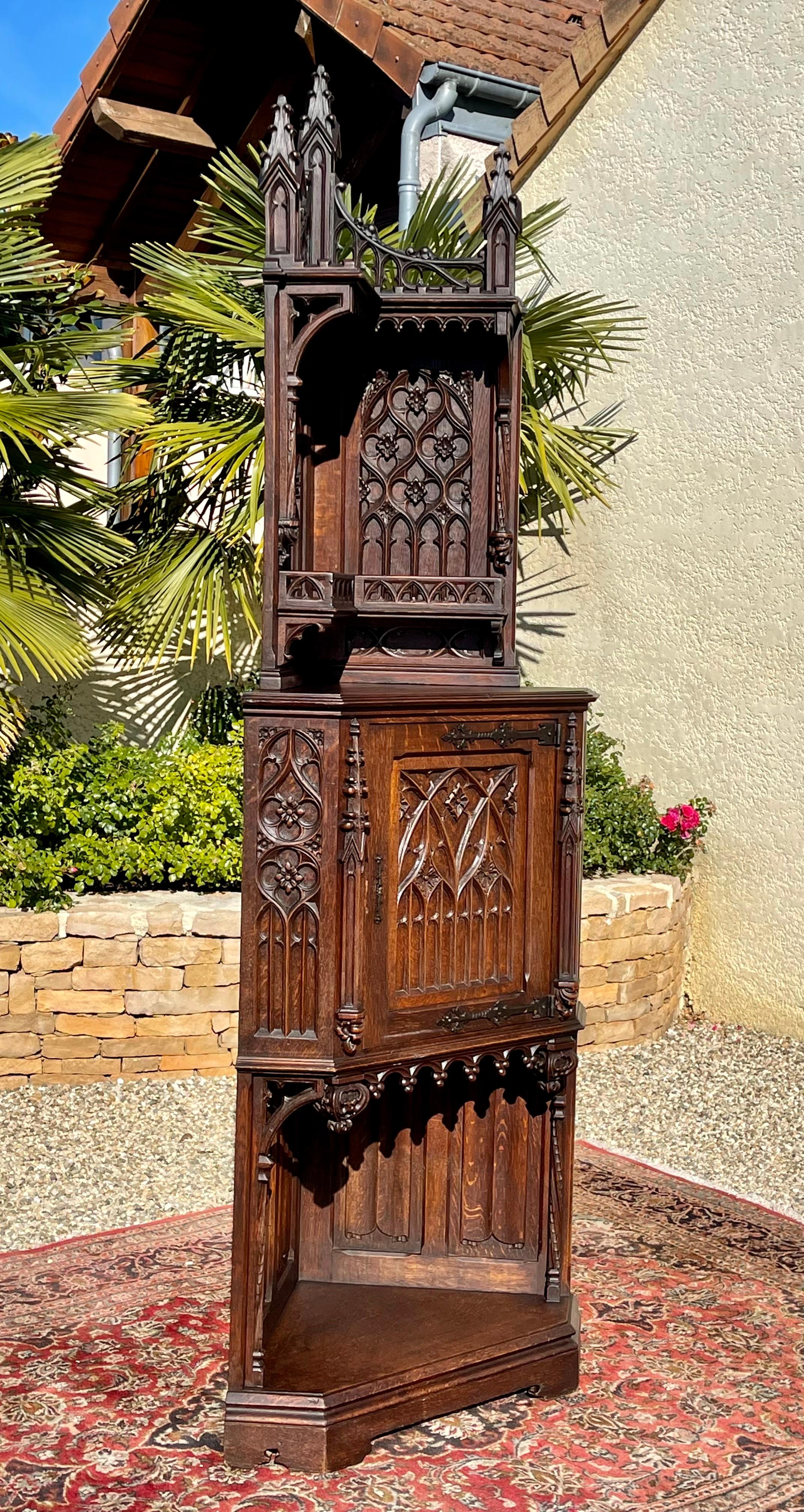 Neo-Gothic Style Carved Oak Corner, 19th Century 2