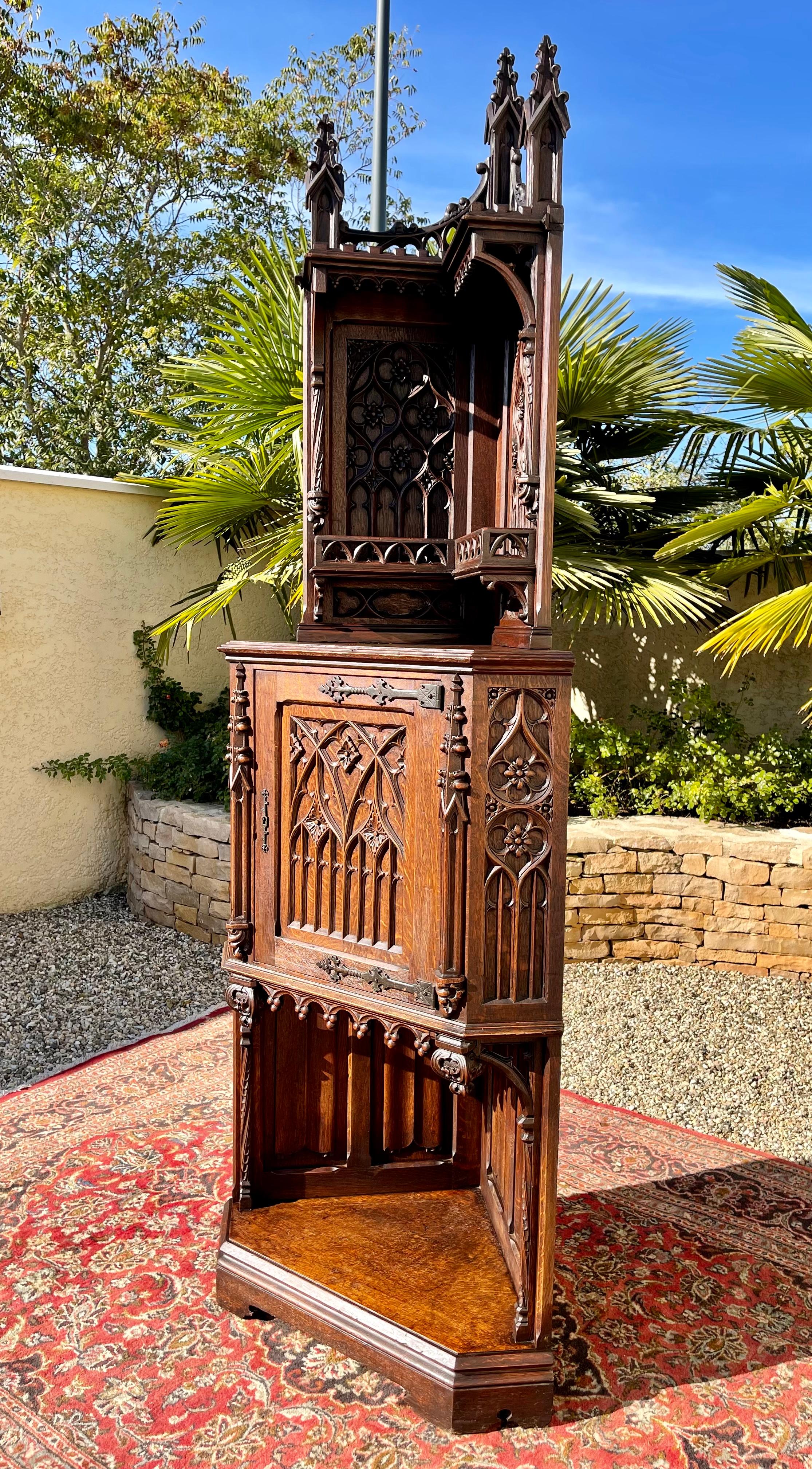 Neo-Gothic Style Carved Oak Corner, 19th Century 4