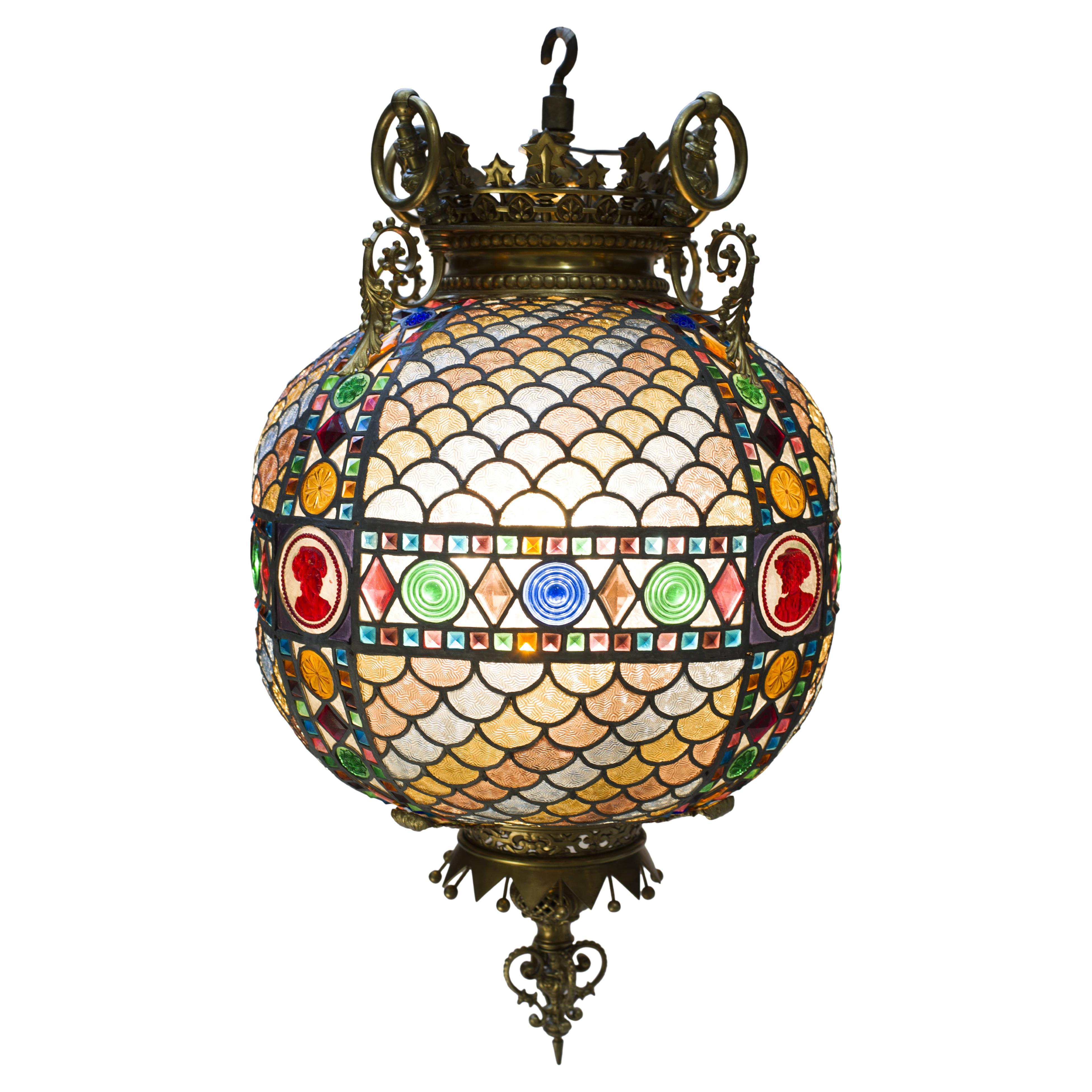 Lustre sphérique en vitrail de style néogothique, fin du 19e siècle