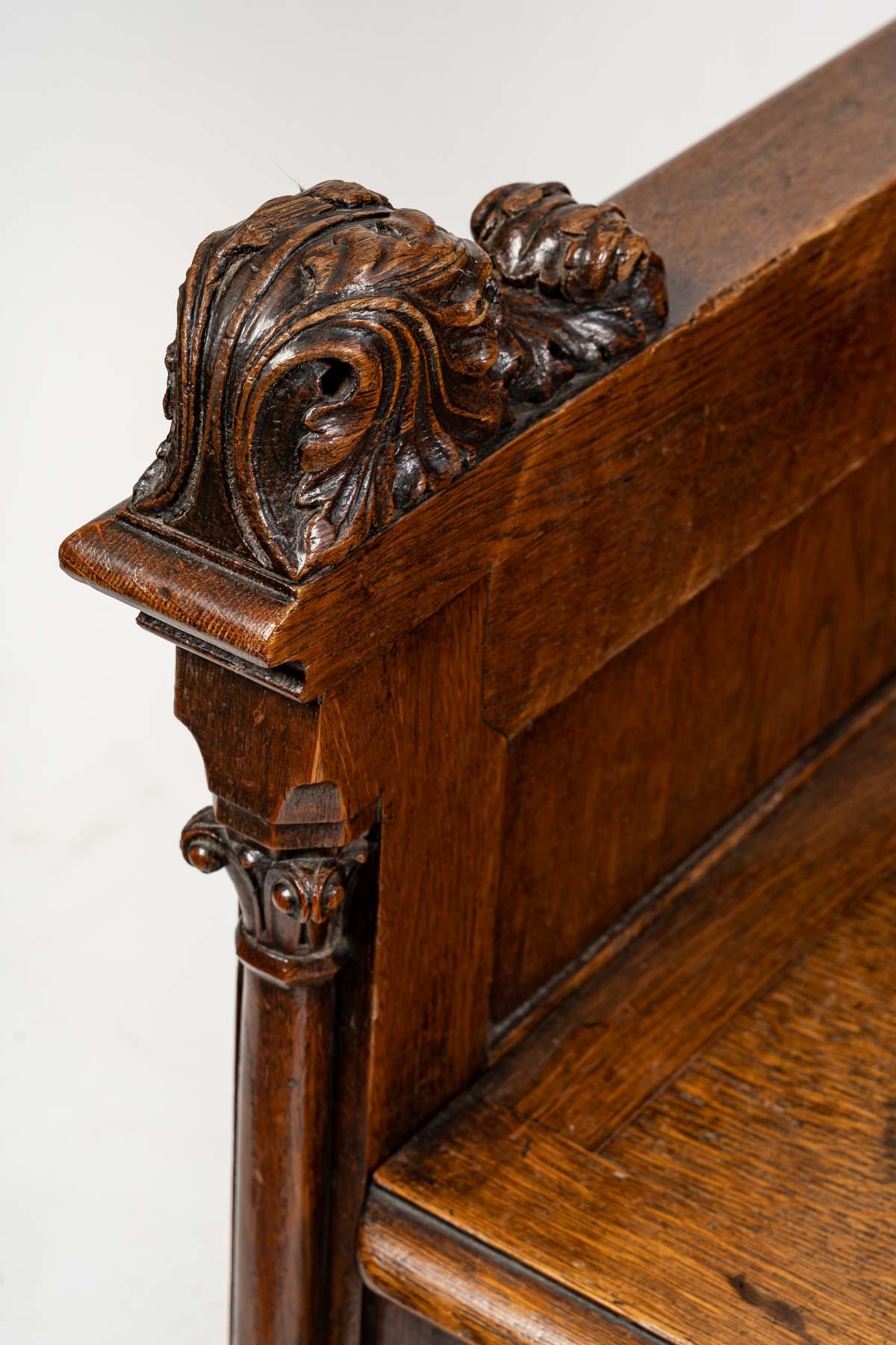Neo-Gothic walnut armchair, 19th century For Sale 2