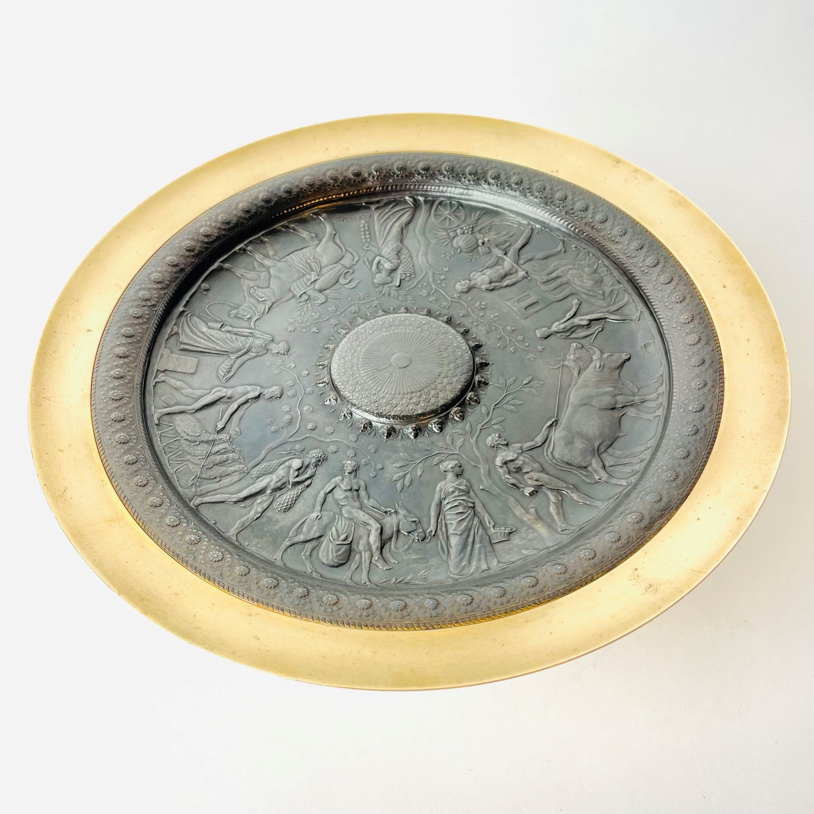 French Neo-Grec Bronze and Patinated Bronze Tazza by F. Levillain, Cast by Barbedienne For Sale