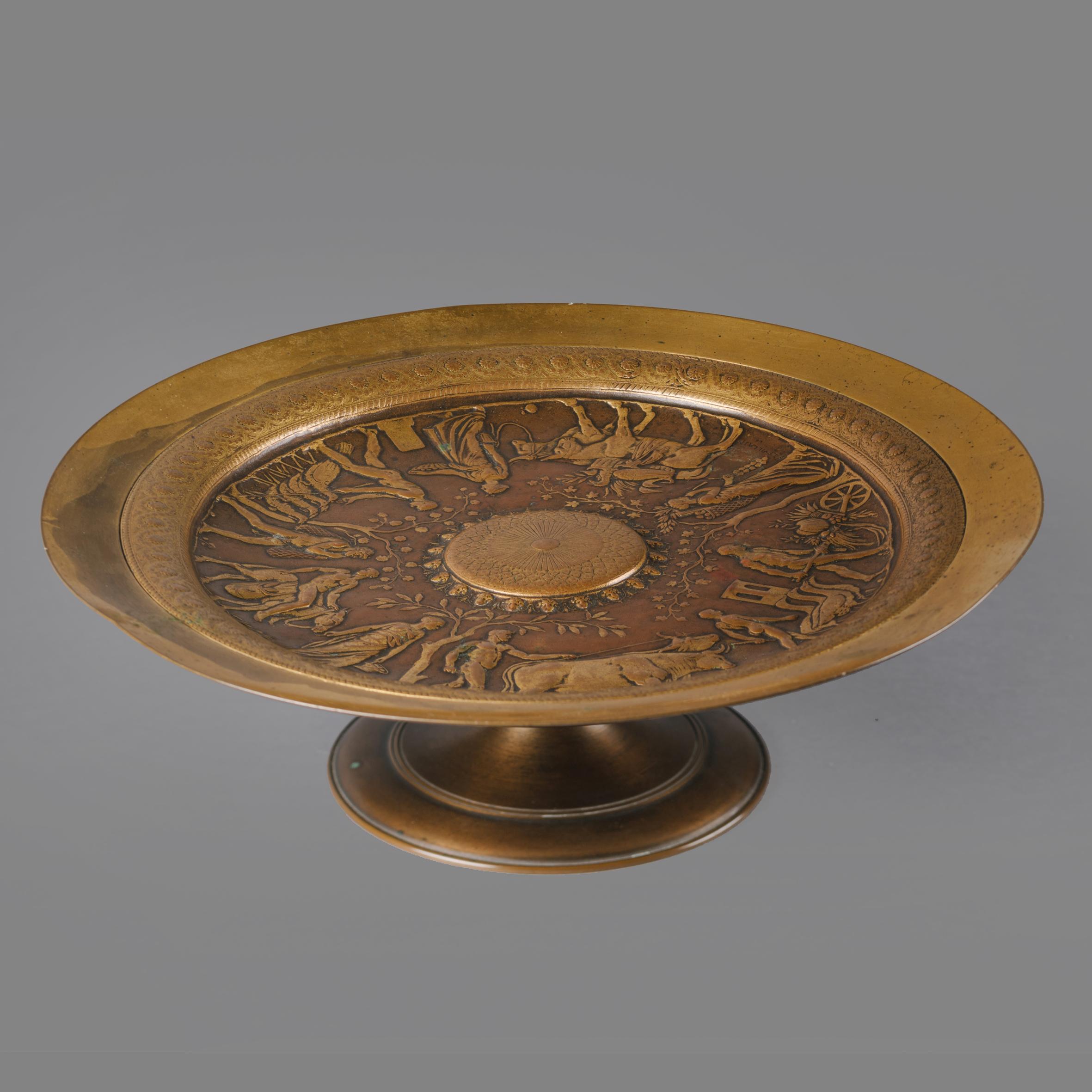Neoclassical Revival Neo-Grec Gilt and Patinated Bronze Tazza, Cast by Barbedienne For Sale