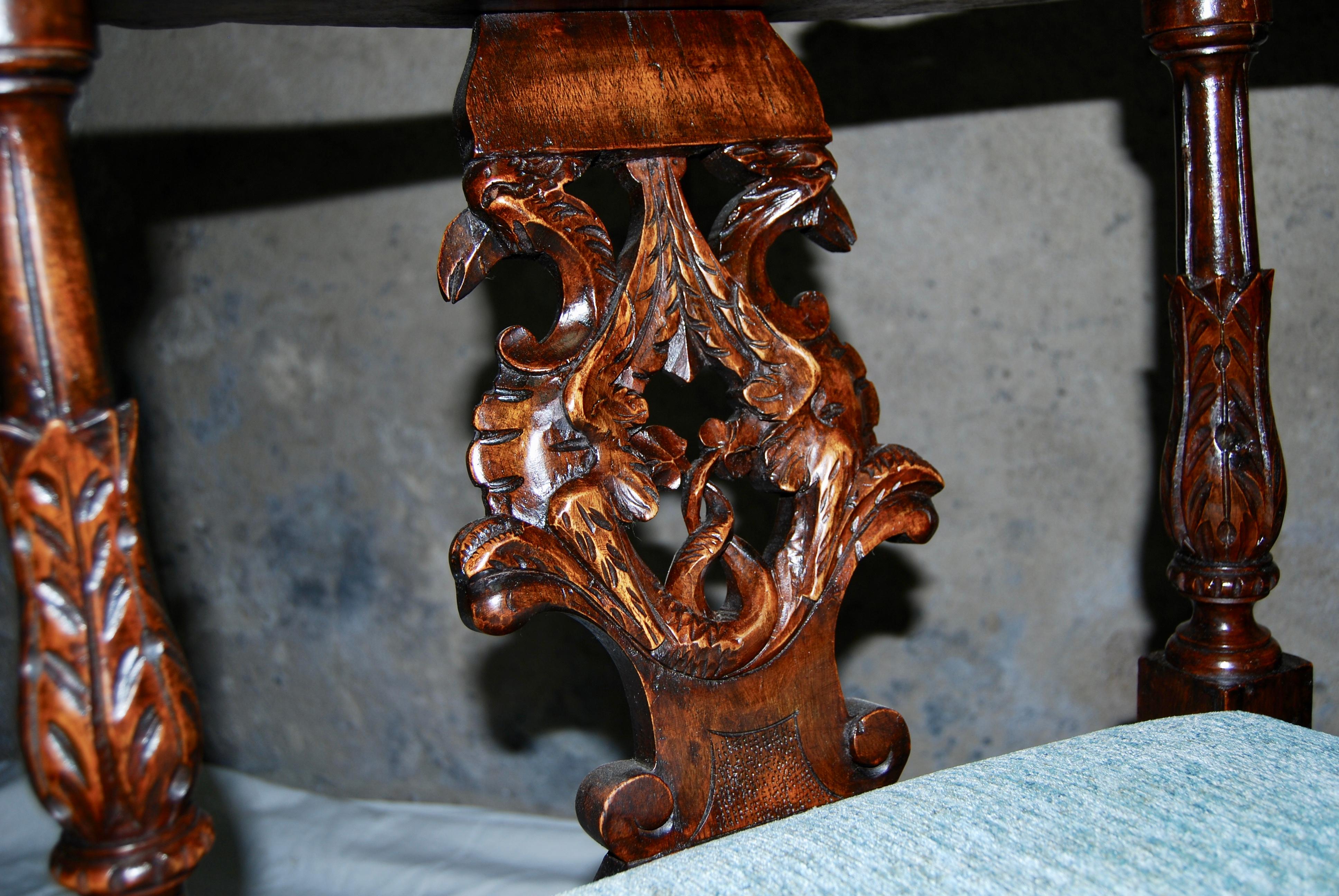 Neo-Renaissance Armchair in Carved Walnut 3