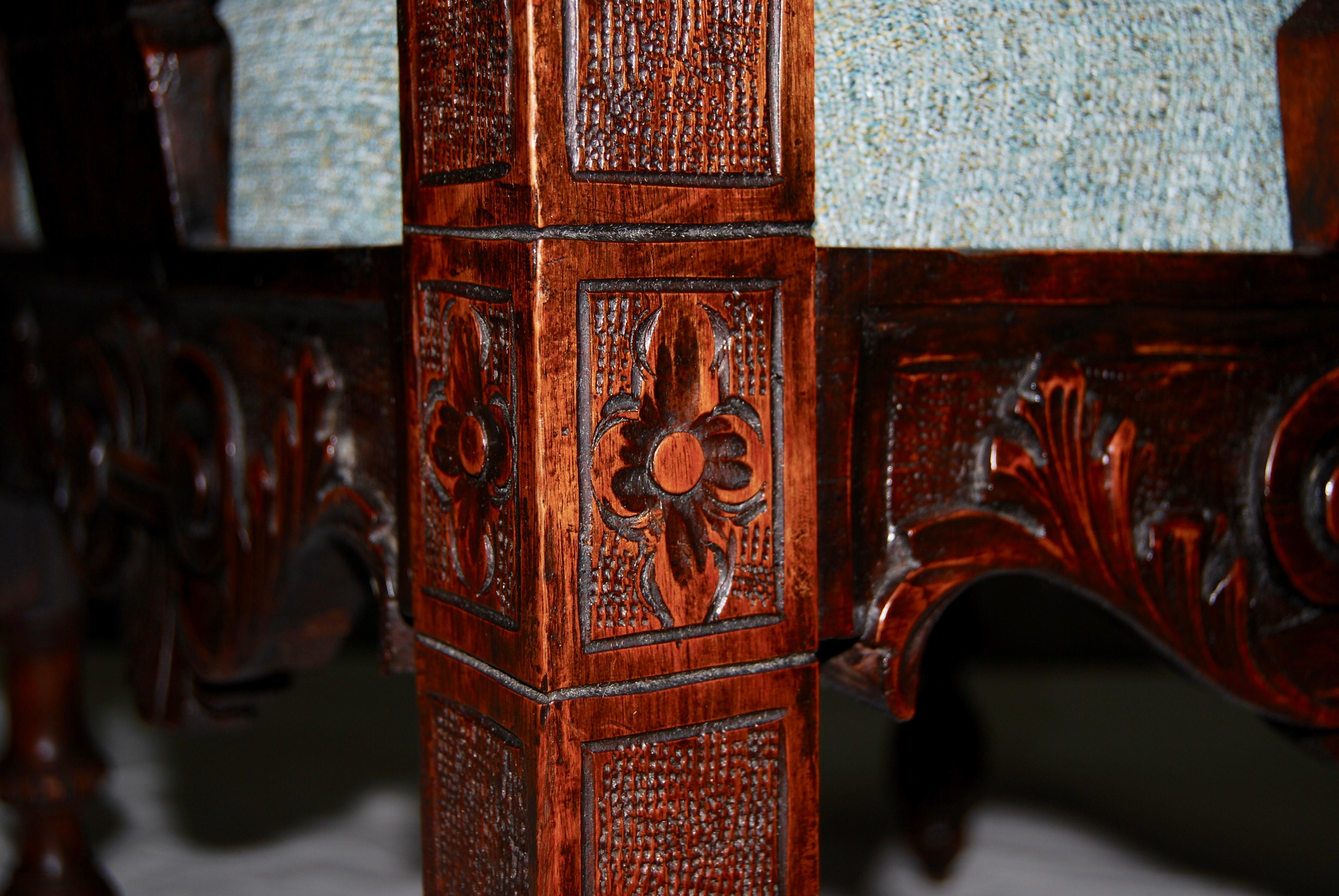 Neo-Renaissance Armchair in Carved Walnut 8