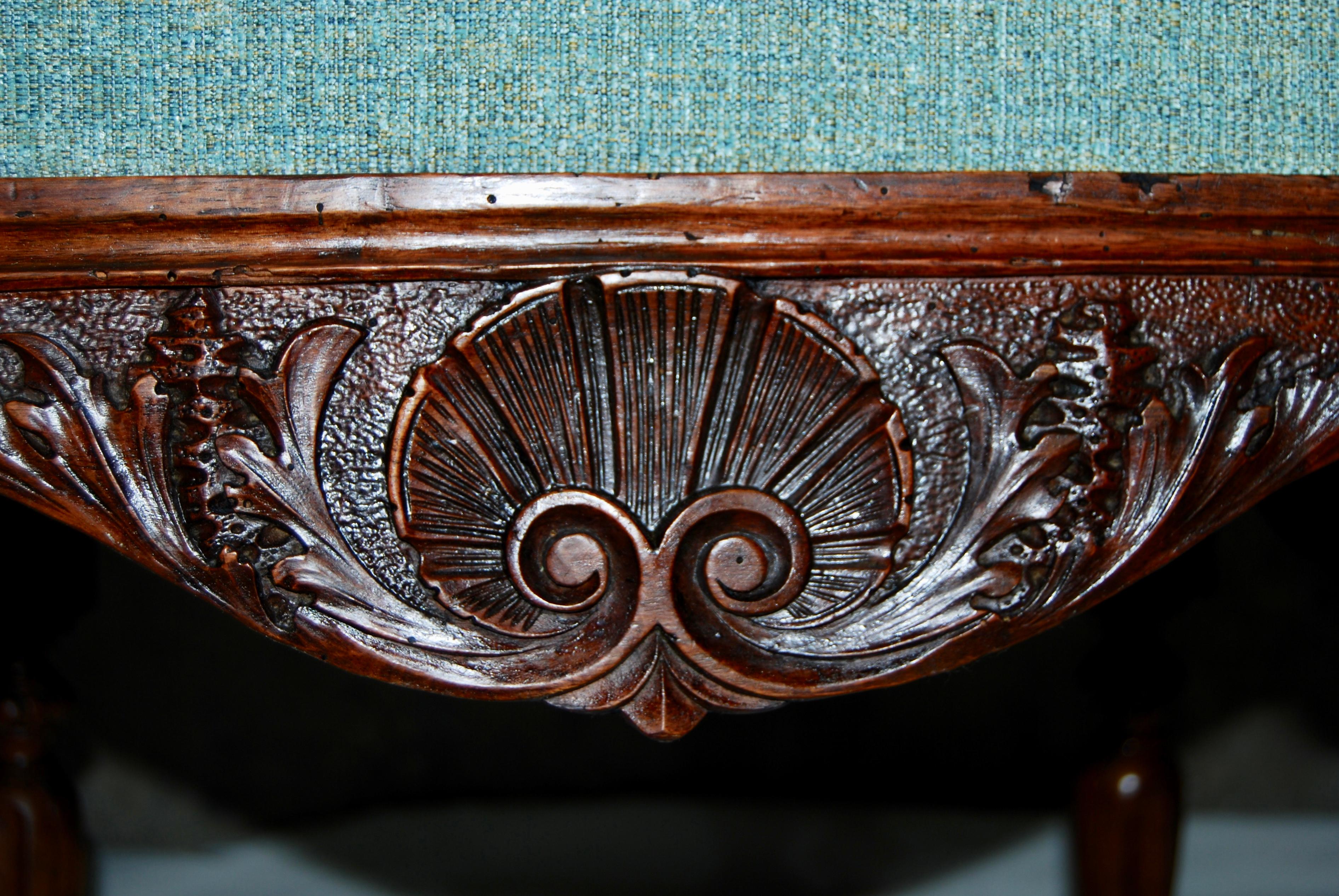 Neo-Renaissance Banquette in Carved Walnut 2