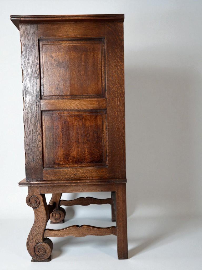 Neo-Renaissance Carved Oak Sideboard  Early to Mid-20th Century  Solid Oak In Good Condition For Sale In Kaštel Sućurac, HR