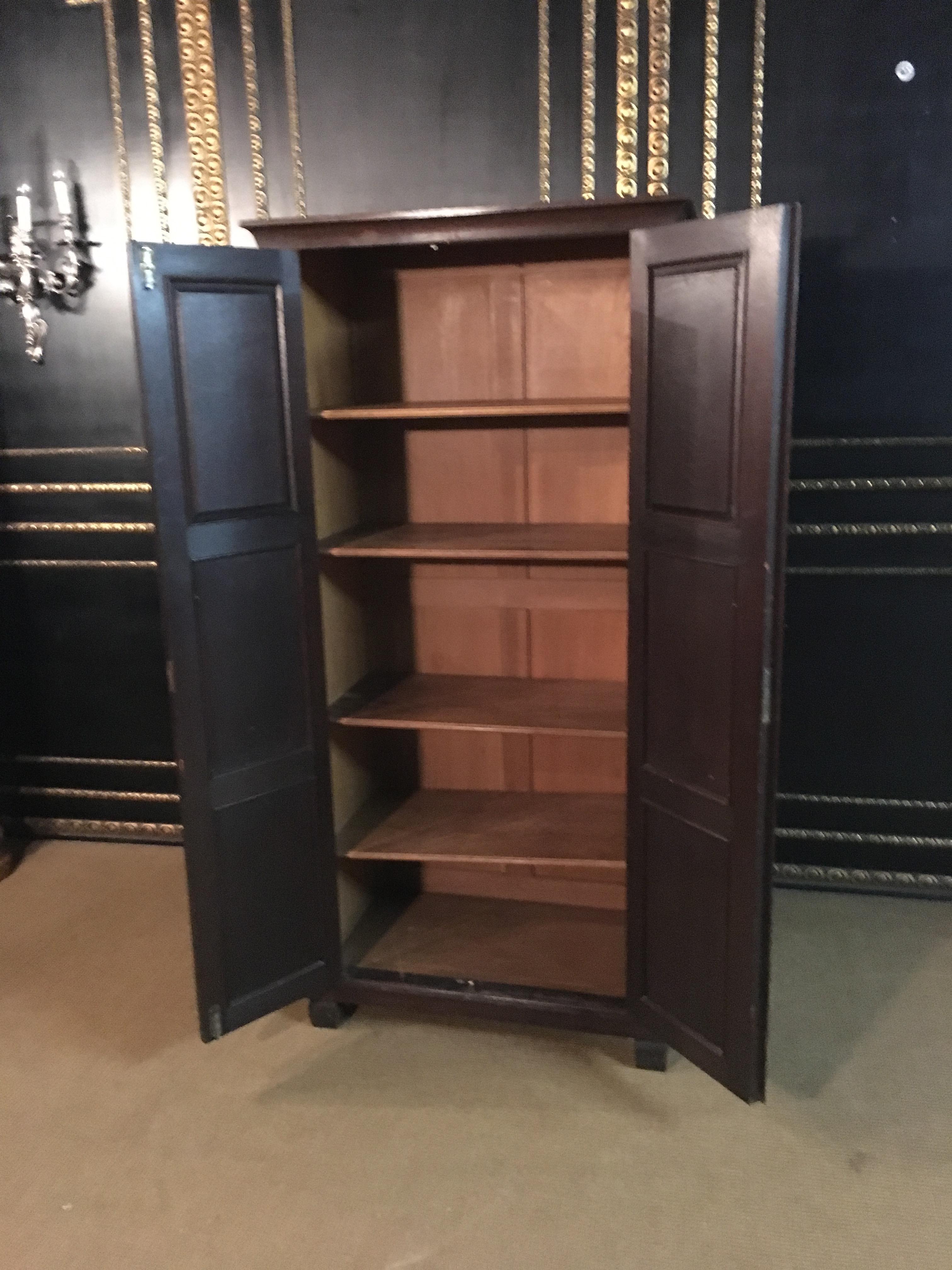 French Antique Neo Renaissance shelve / Cabinet with Carved Figures, 1850-1860 oak For Sale