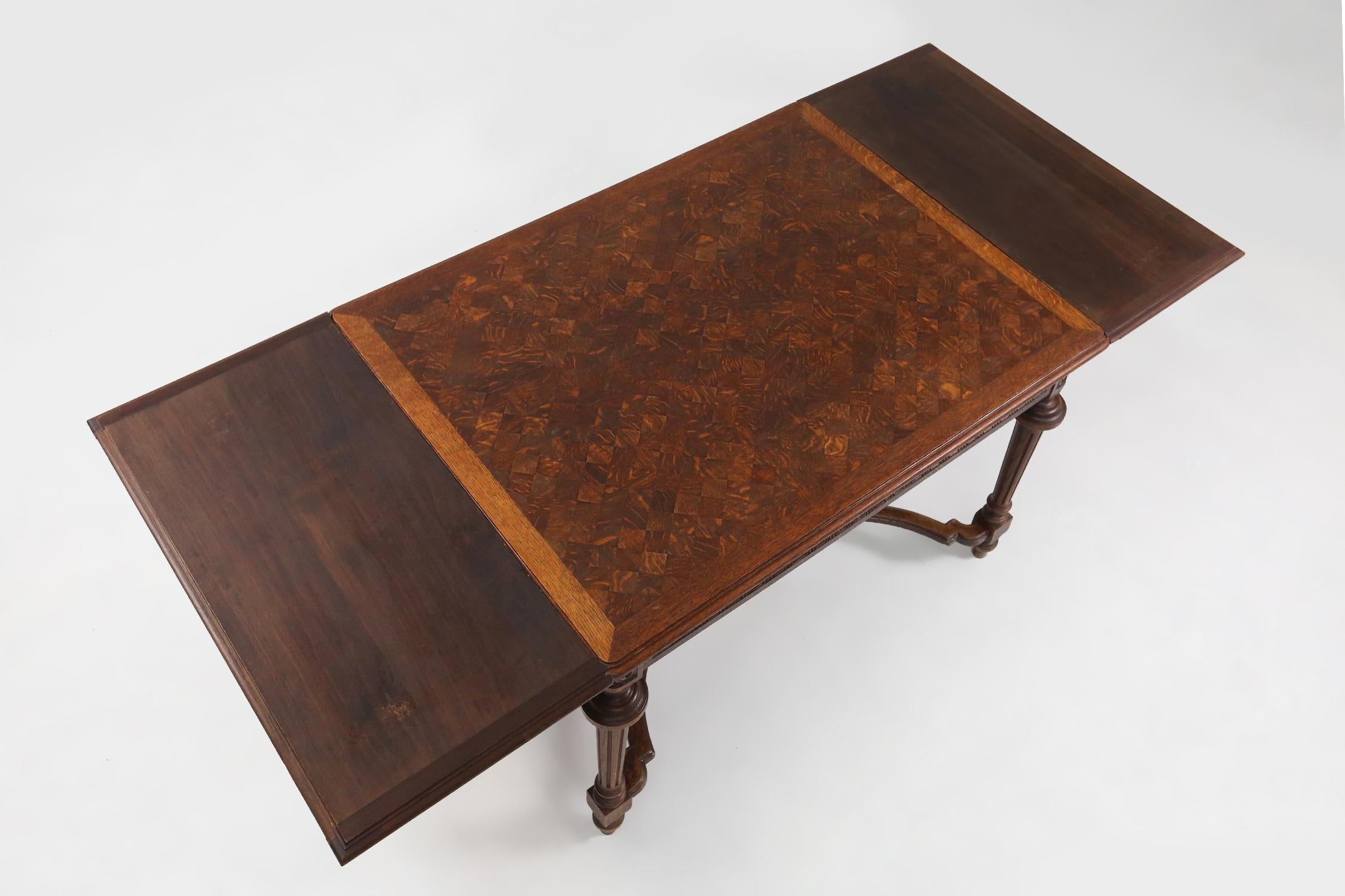 Neo Renaissance extendable dining room table with rich decoration, France, 1900 For Sale 4