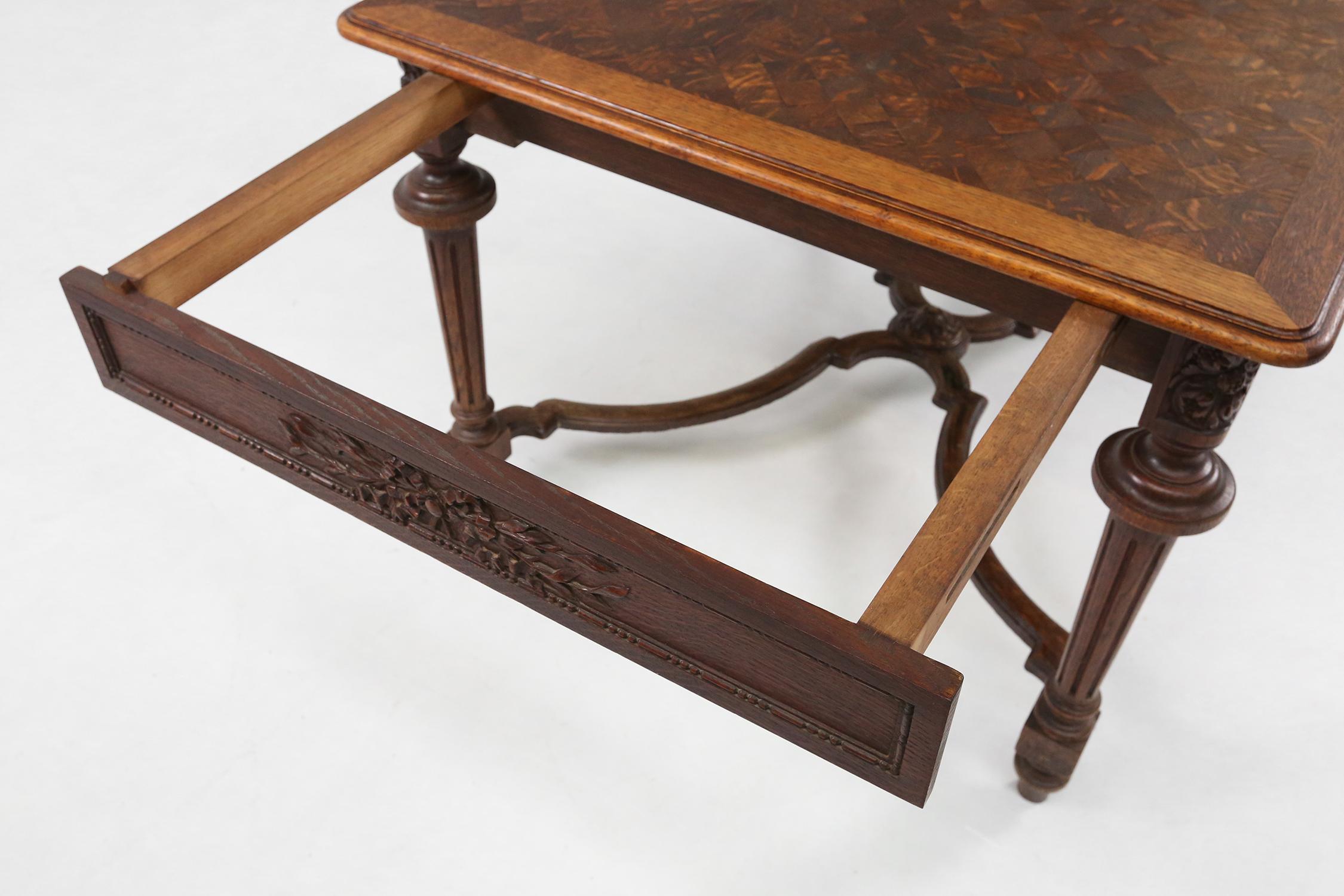 Neo Renaissance extendable dining room table with rich decoration, France, 1900 For Sale 6