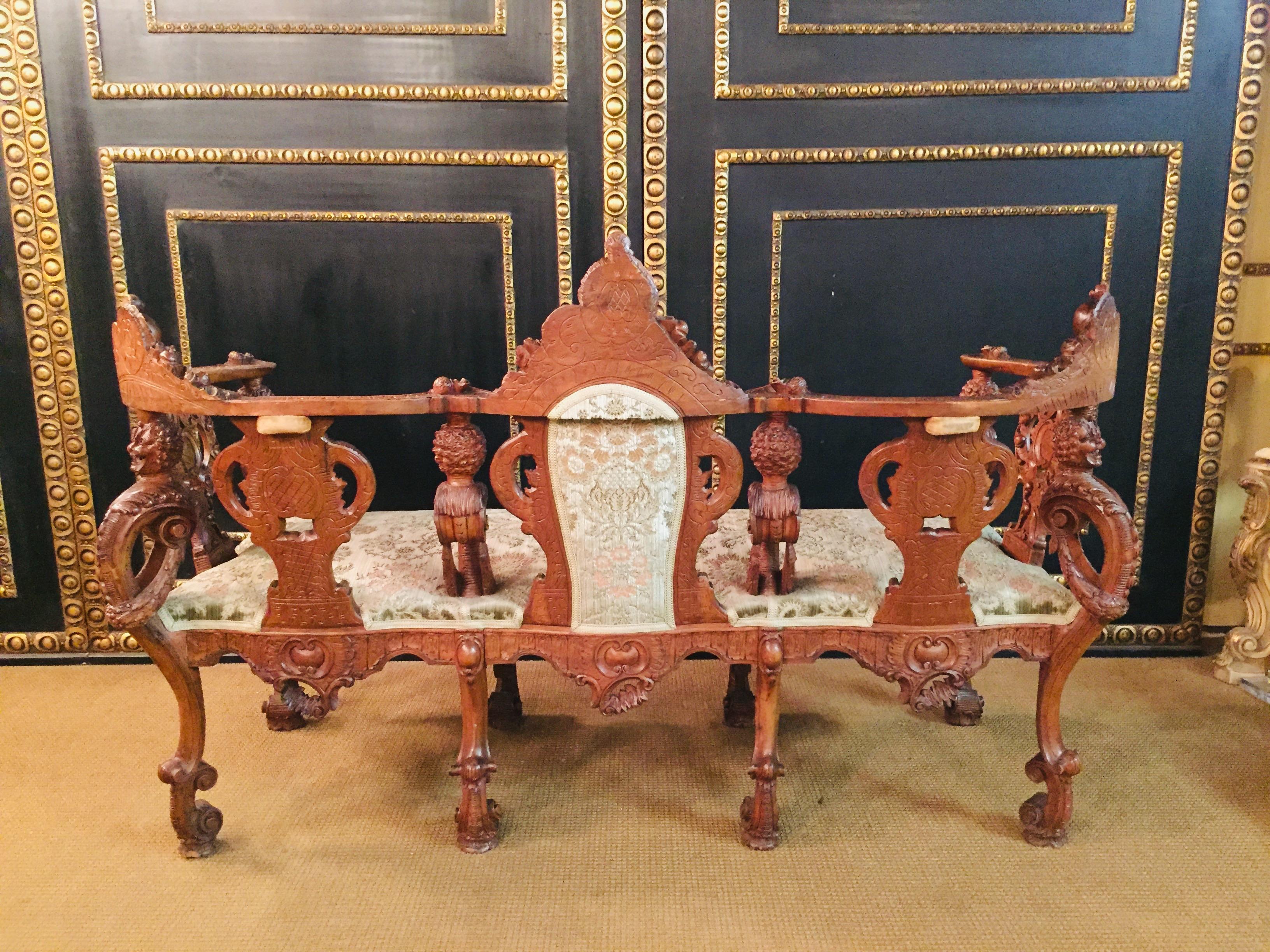 19th Century Neo Renaissance Full Carved Set of Sofa, Armchair, Chair and Table, circa 1860