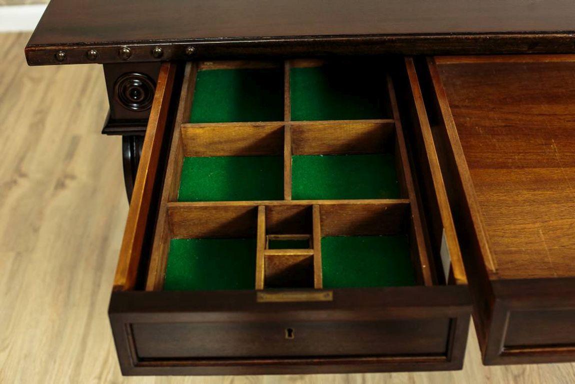 European Neo-Renaissance Oak Desk, circa 1930