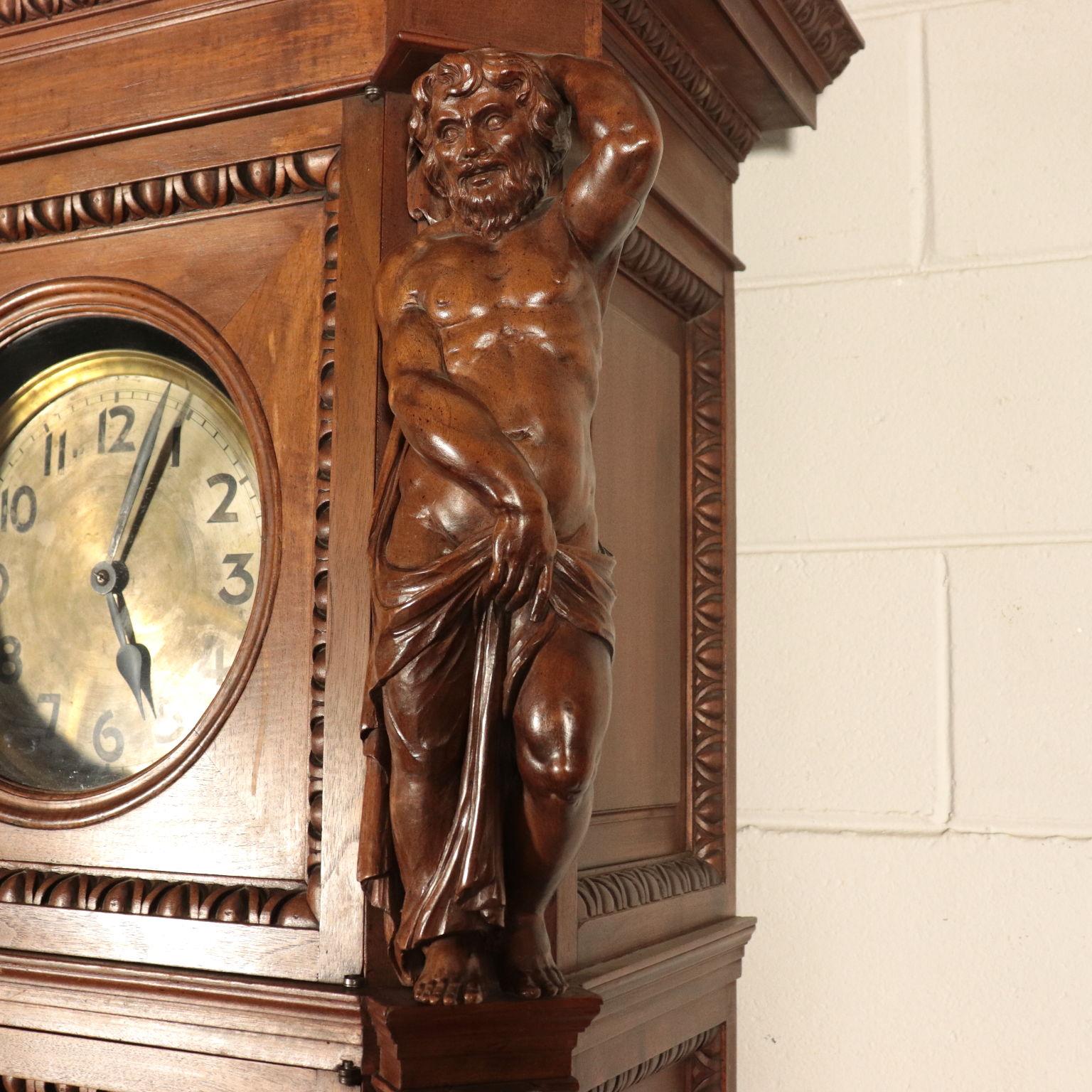 Neo-Renaissance Pendulum Clock, Walnut, Italy, 20th Century 1